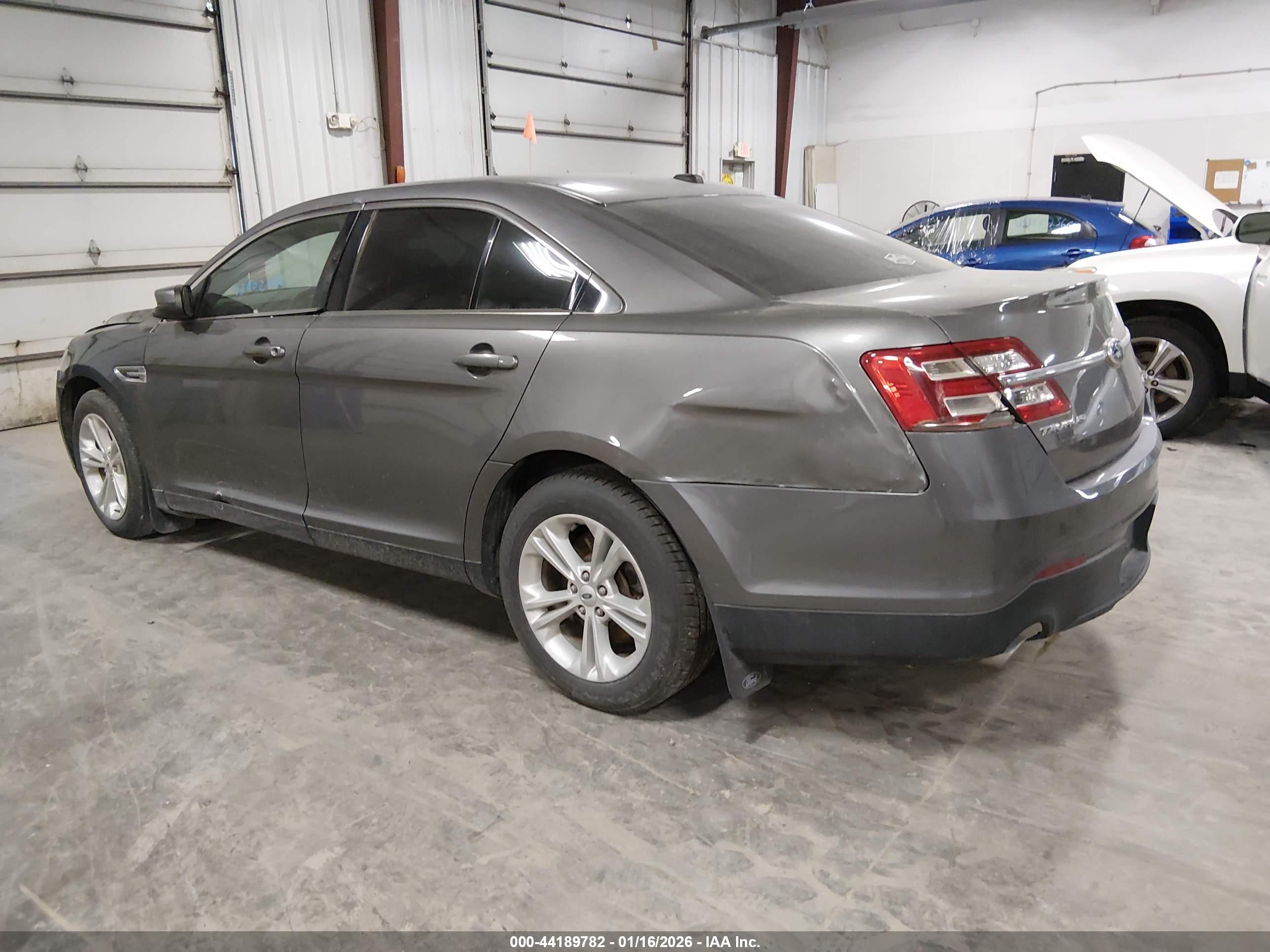 FORD TAURUS image 3