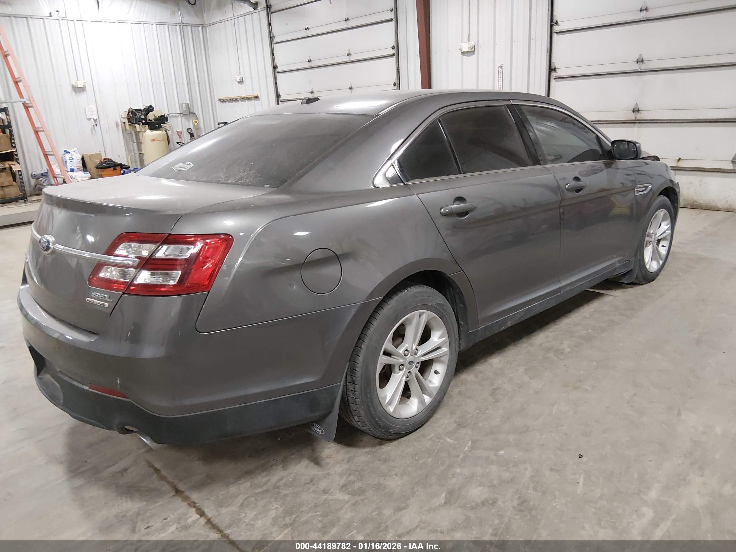 FORD TAURUS image 4