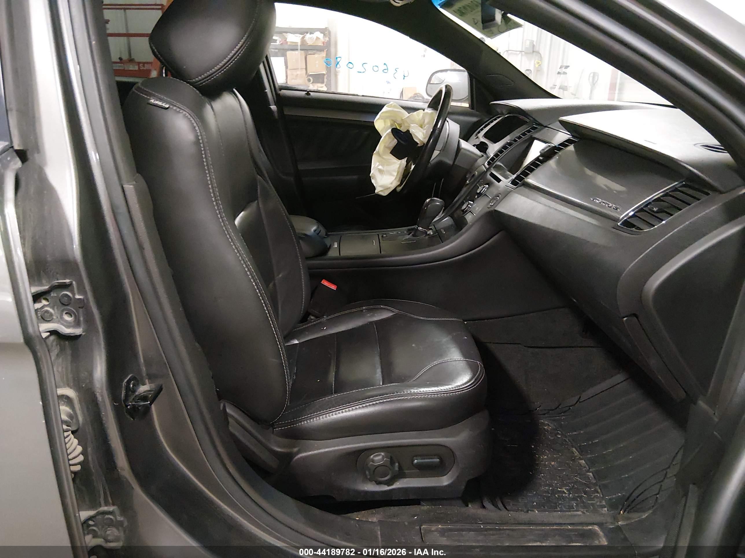 FORD TAURUS image 5