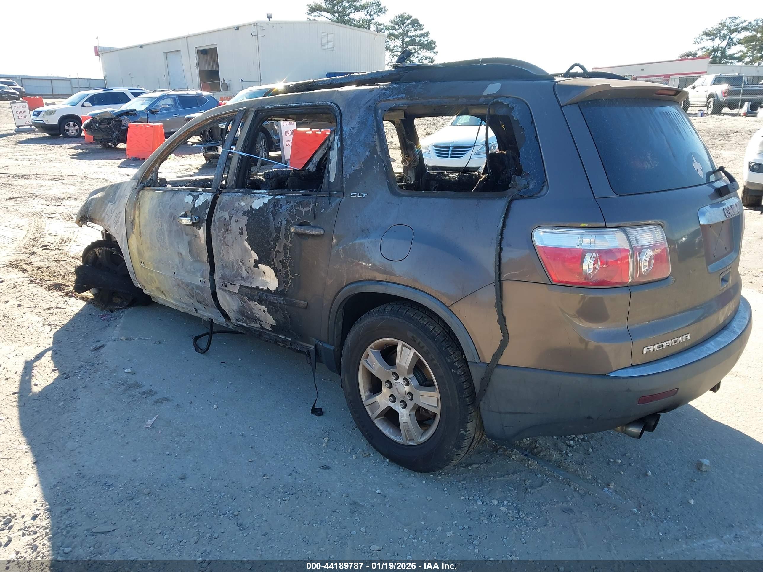 GMC ACADIA image 3
