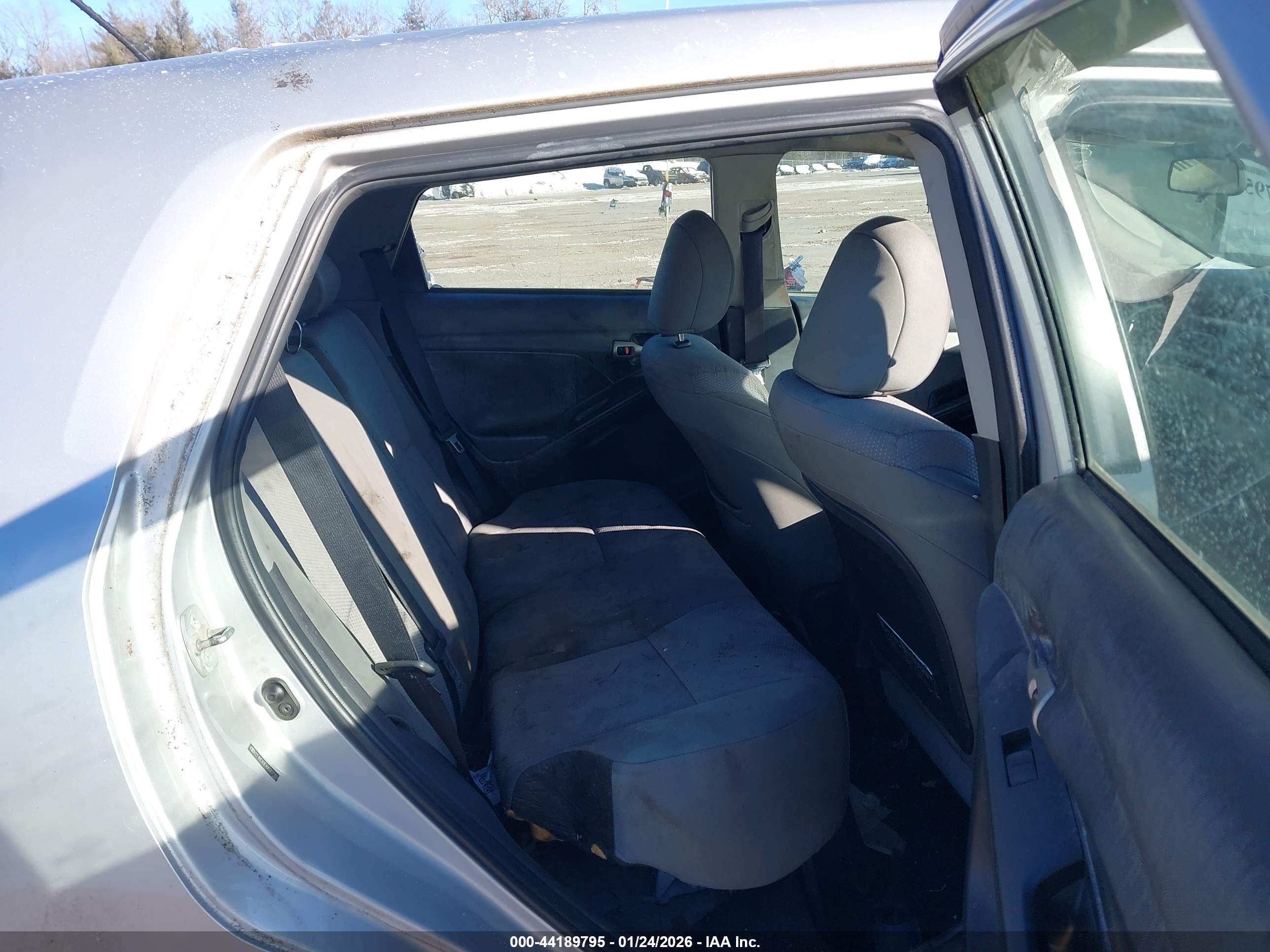 TOYOTA MATRIX image 8