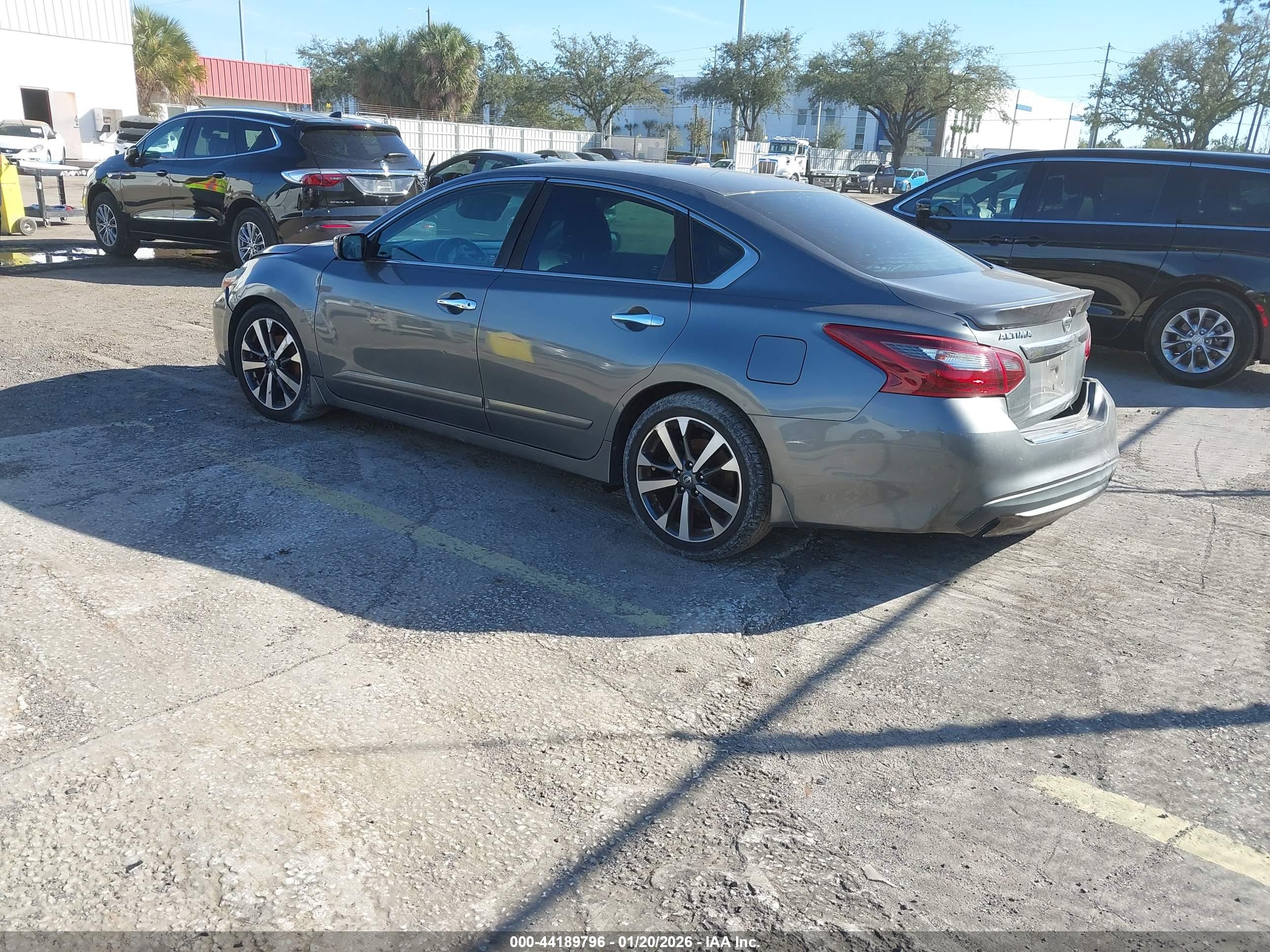 NISSAN ALTIMA image 3