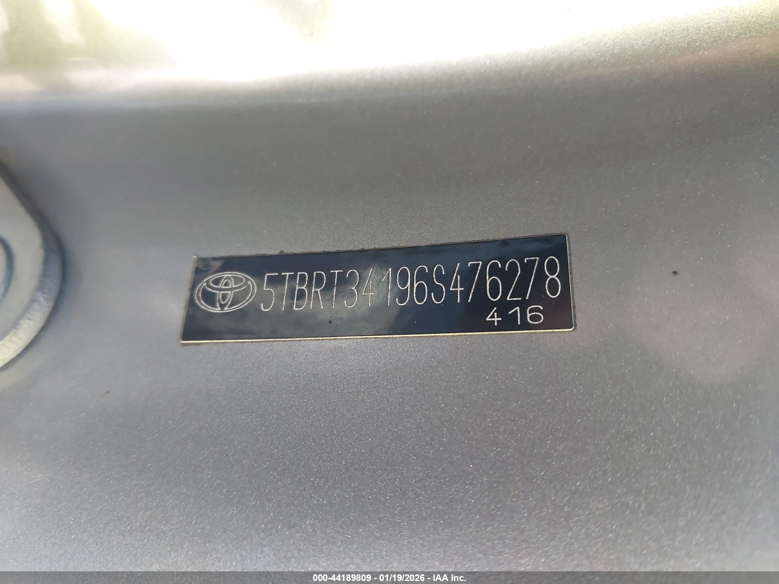 TOYOTA TUNDRA image 9