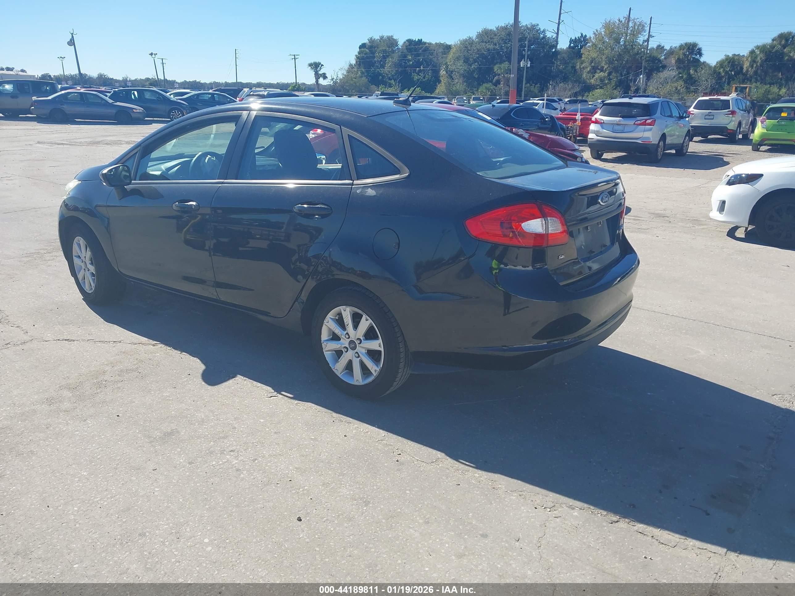 FORD FIESTA image 3