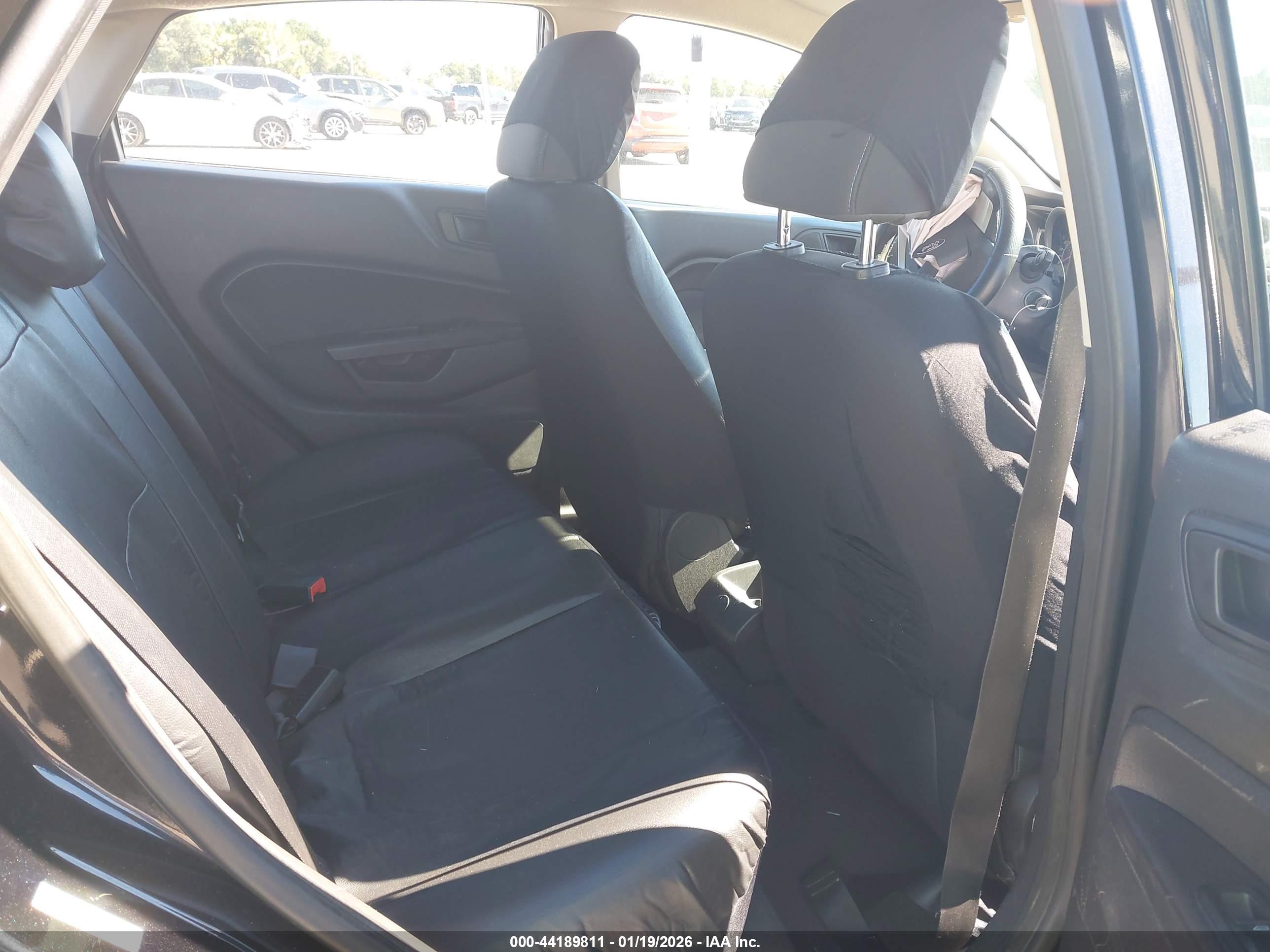 FORD FIESTA image 8