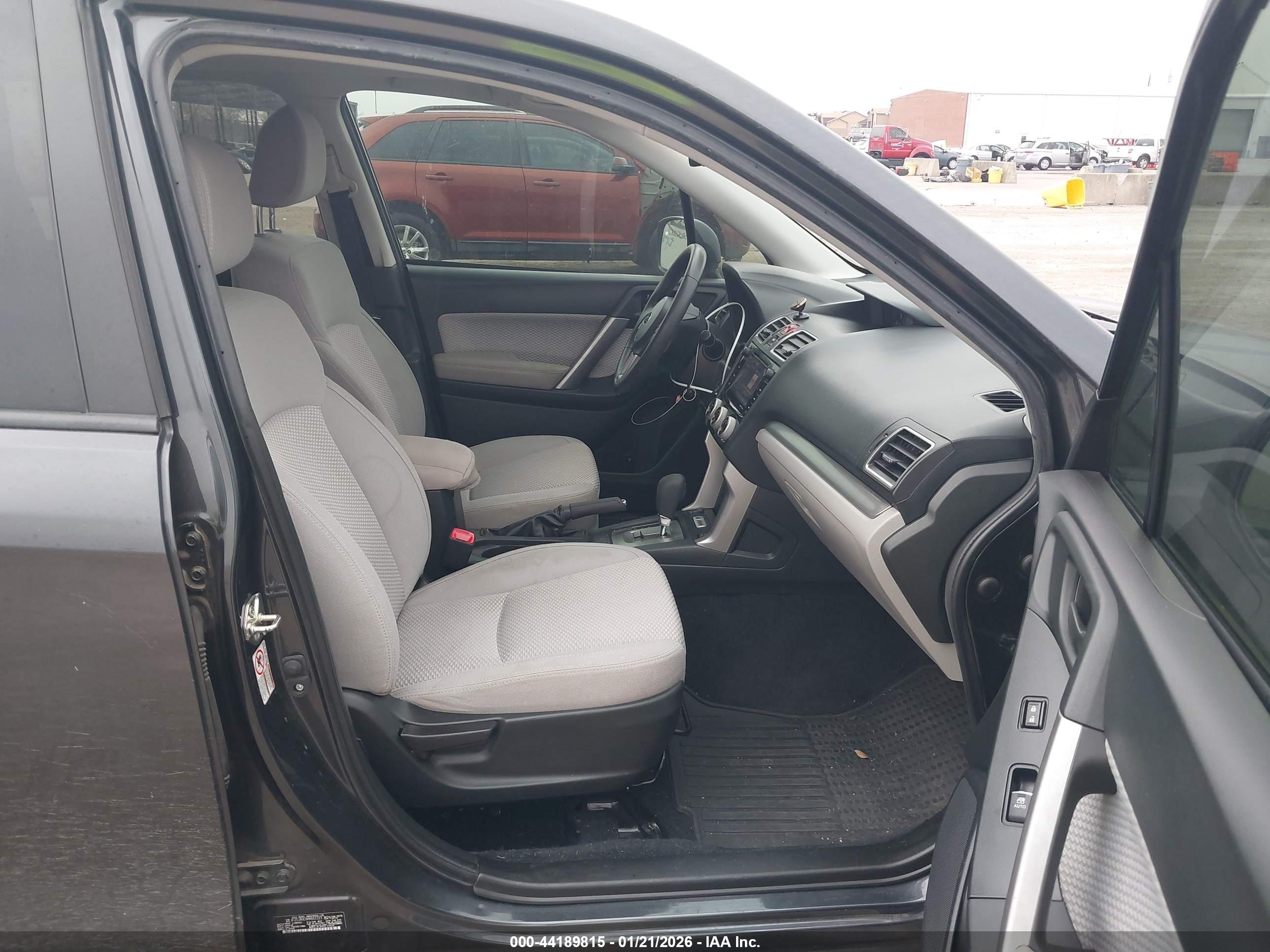 SUBARU FORESTER image 5
