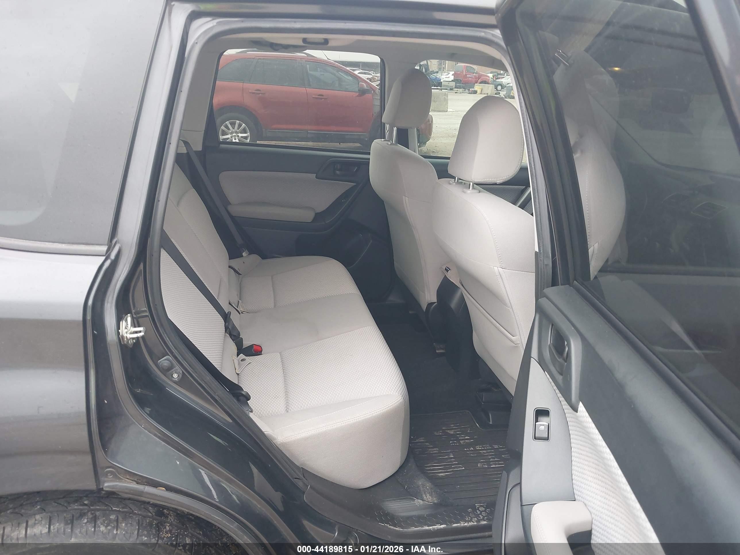 SUBARU FORESTER image 8