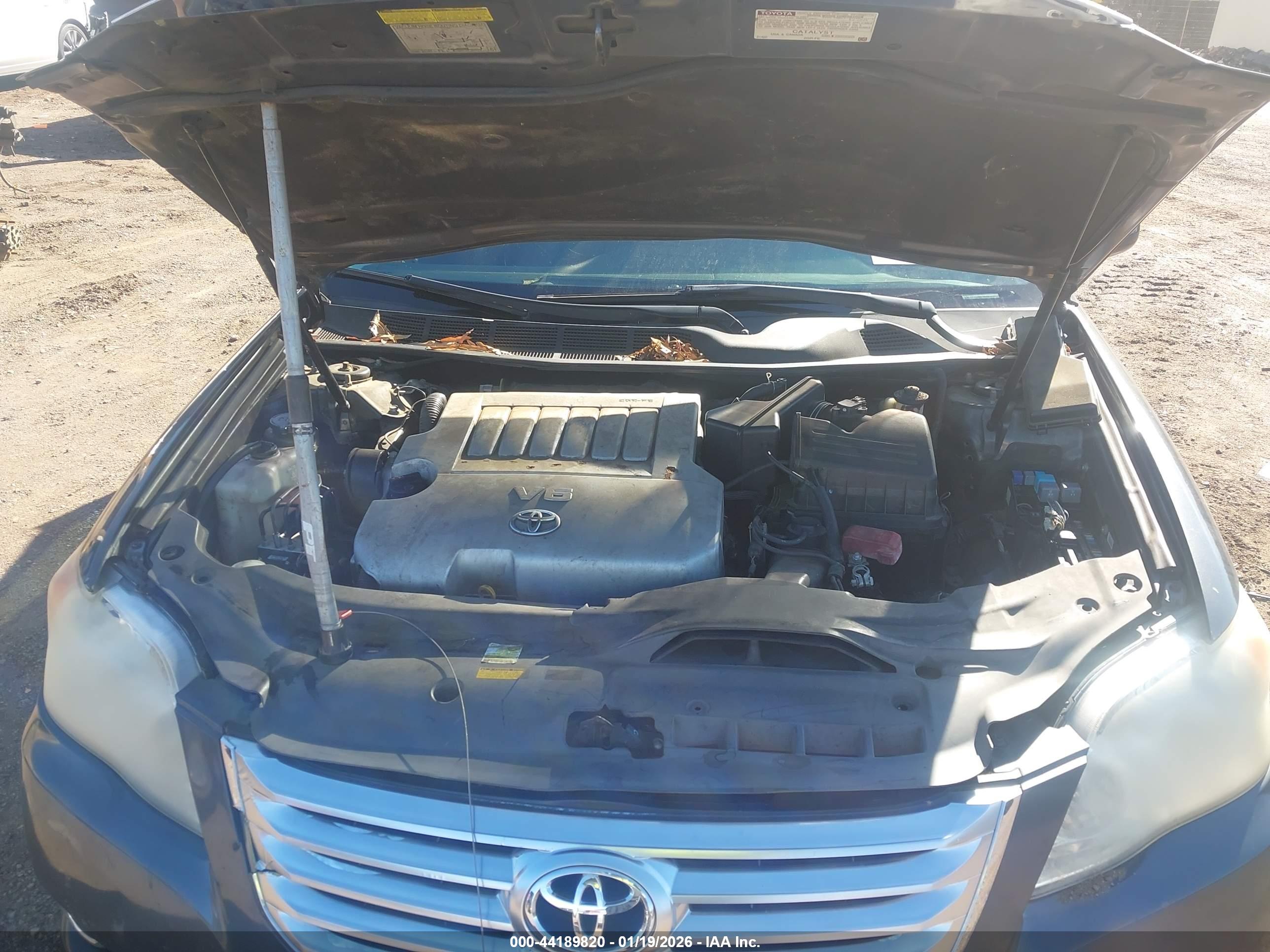 TOYOTA AVALON image 10
