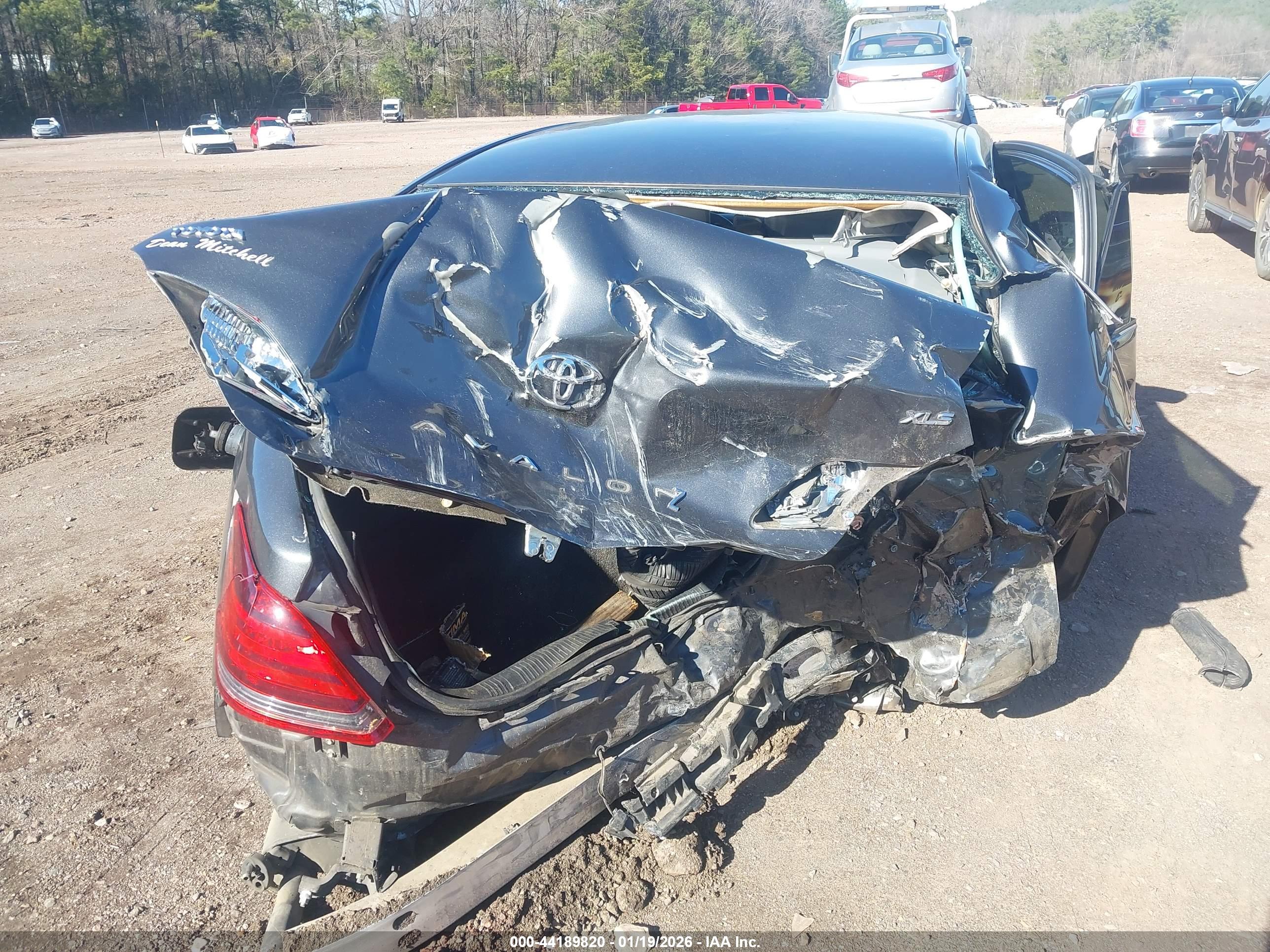 TOYOTA AVALON image 6
