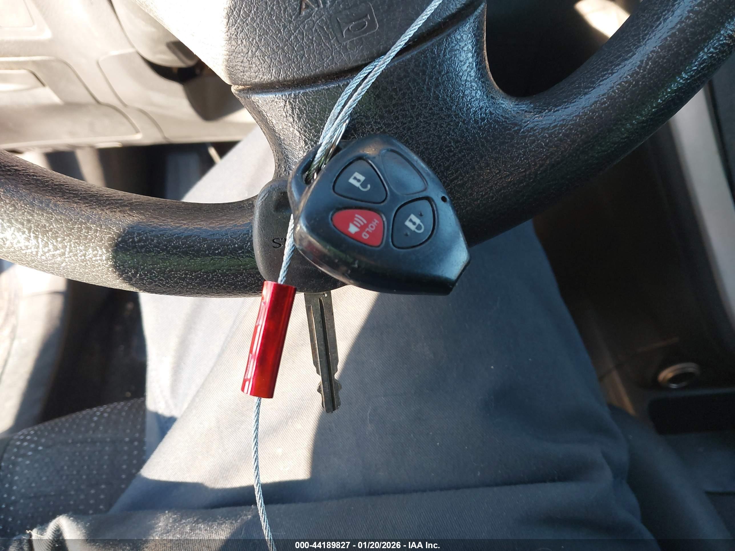 PONTIAC VIBE image 11