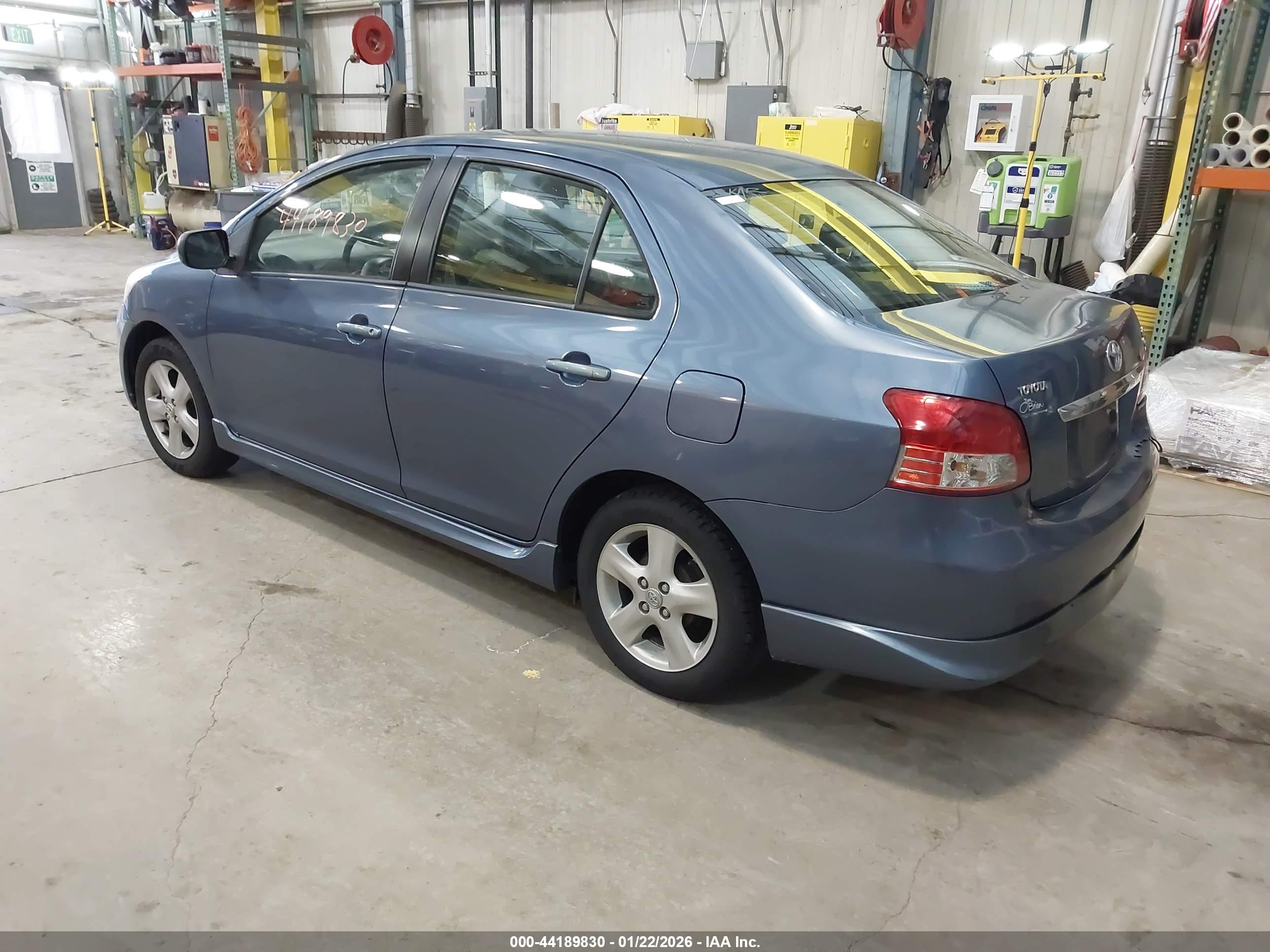 TOYOTA YARIS image 3