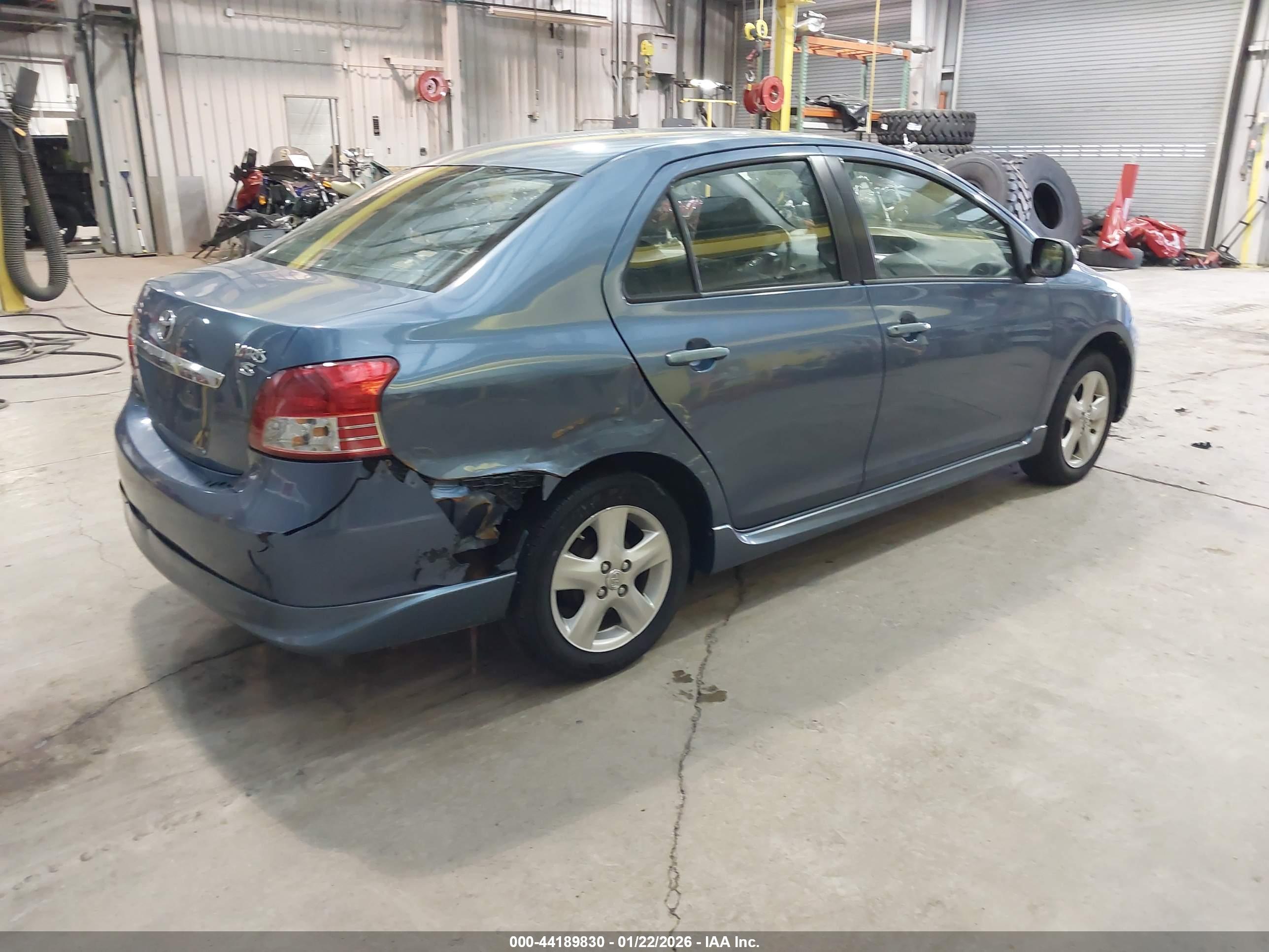 TOYOTA YARIS image 4