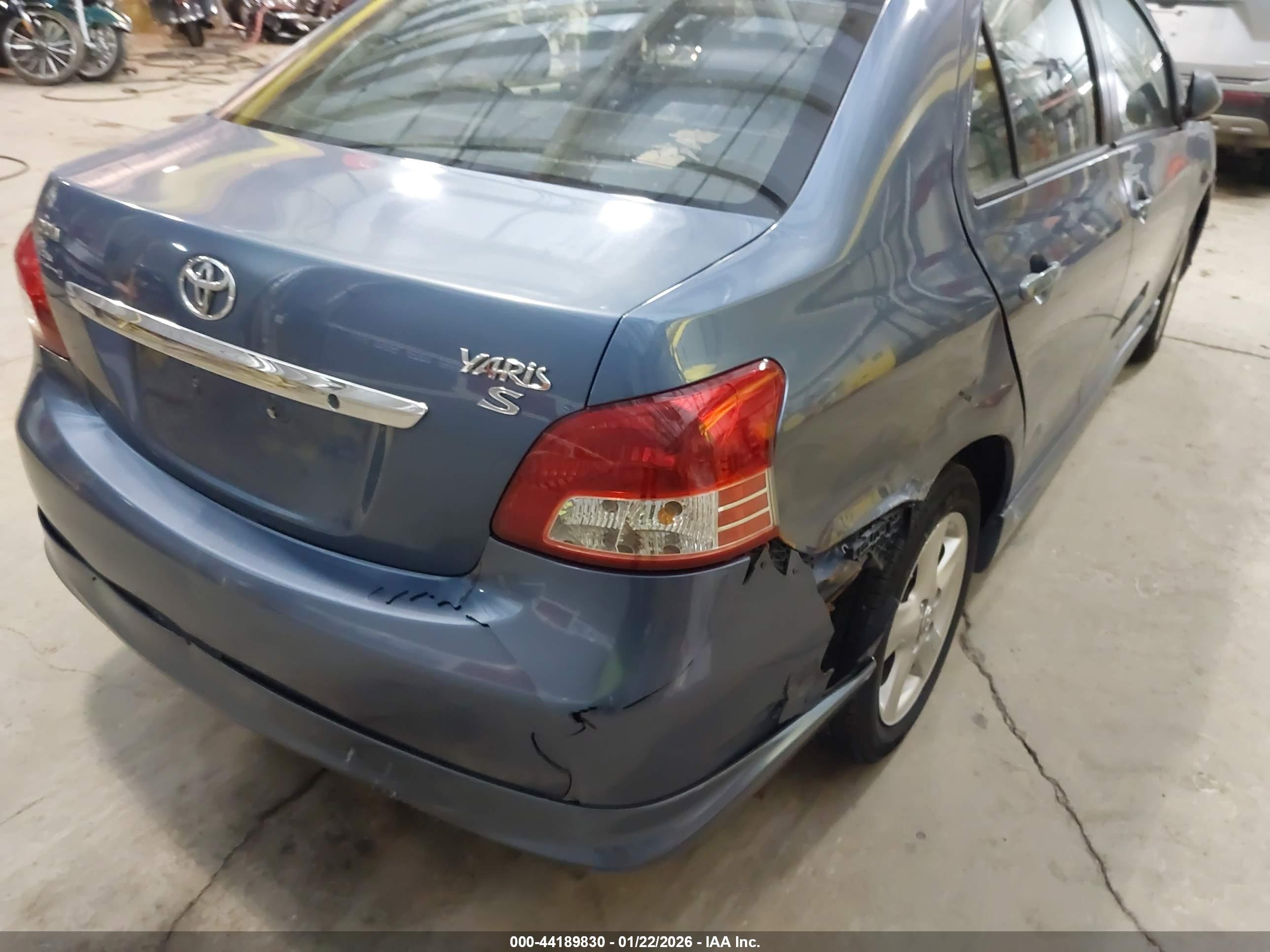 TOYOTA YARIS image 6