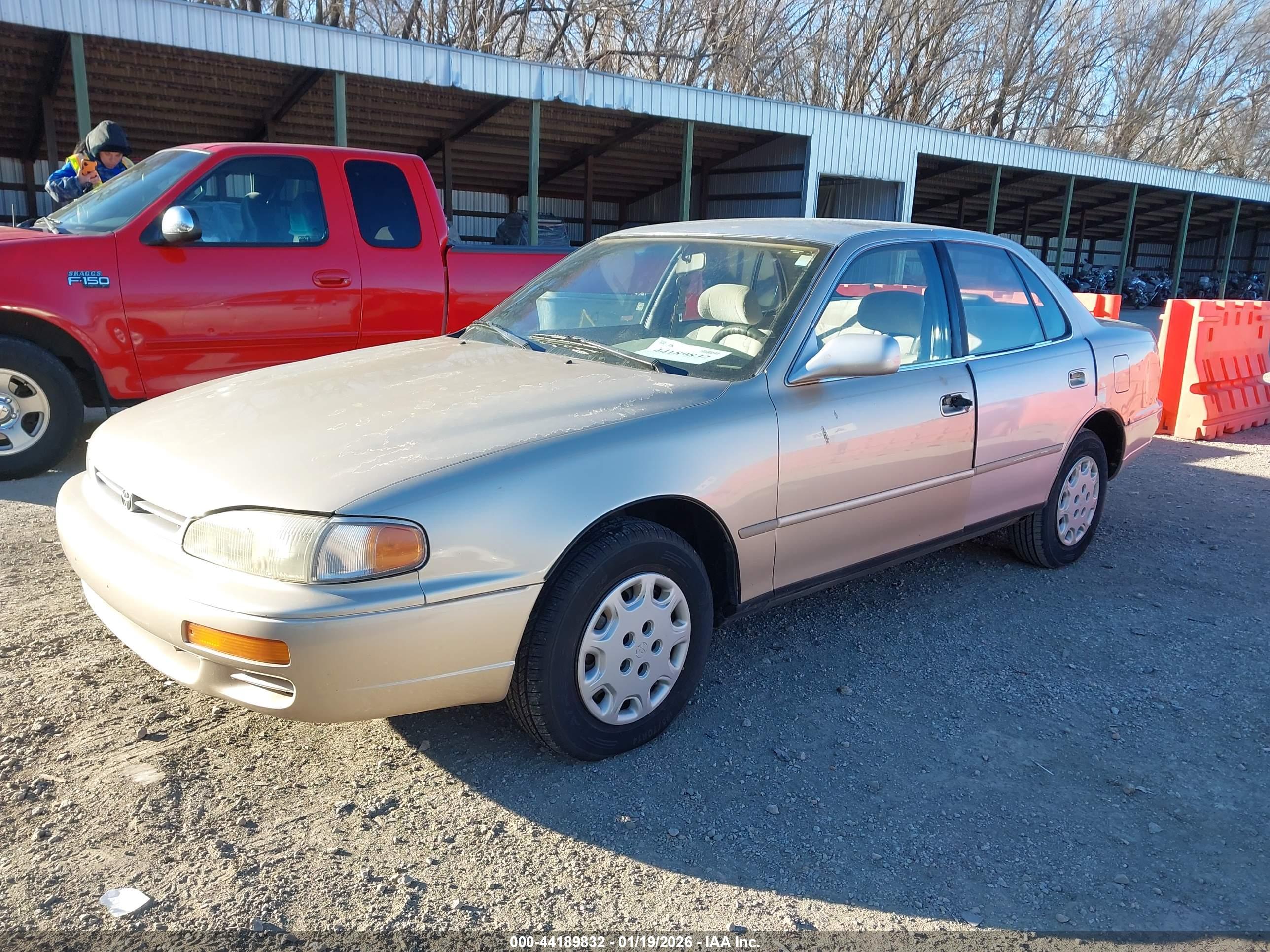 TOYOTA CAMRY image 2