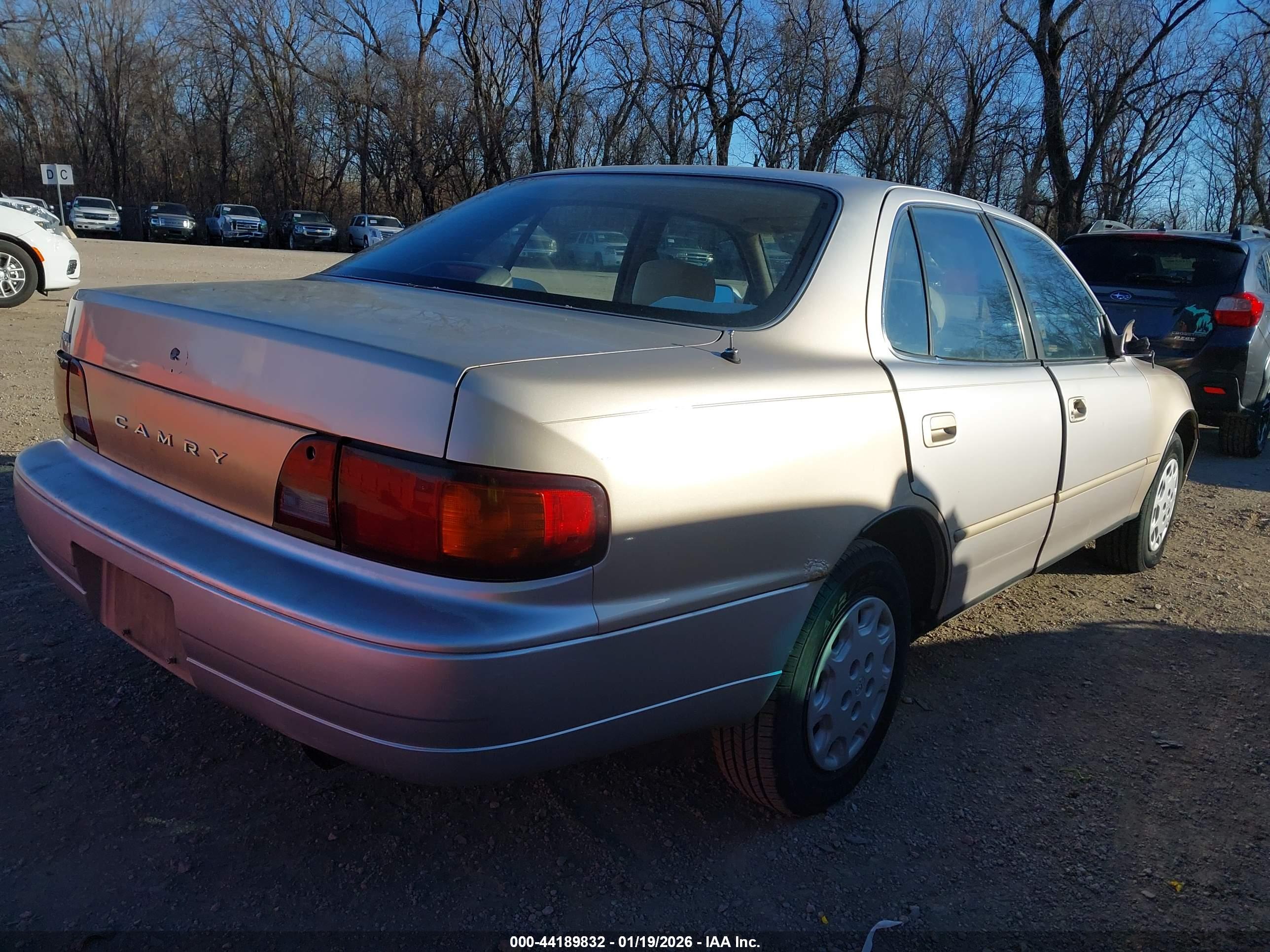 TOYOTA CAMRY image 4