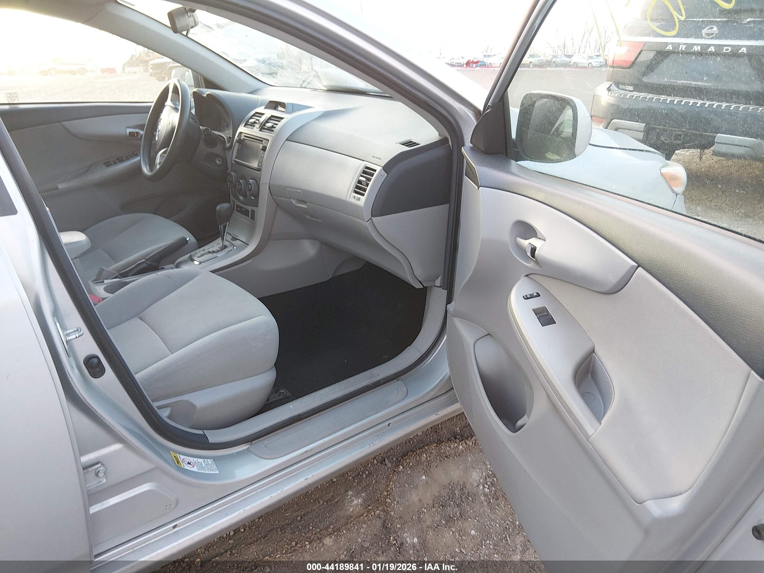 TOYOTA COROLLA image 5