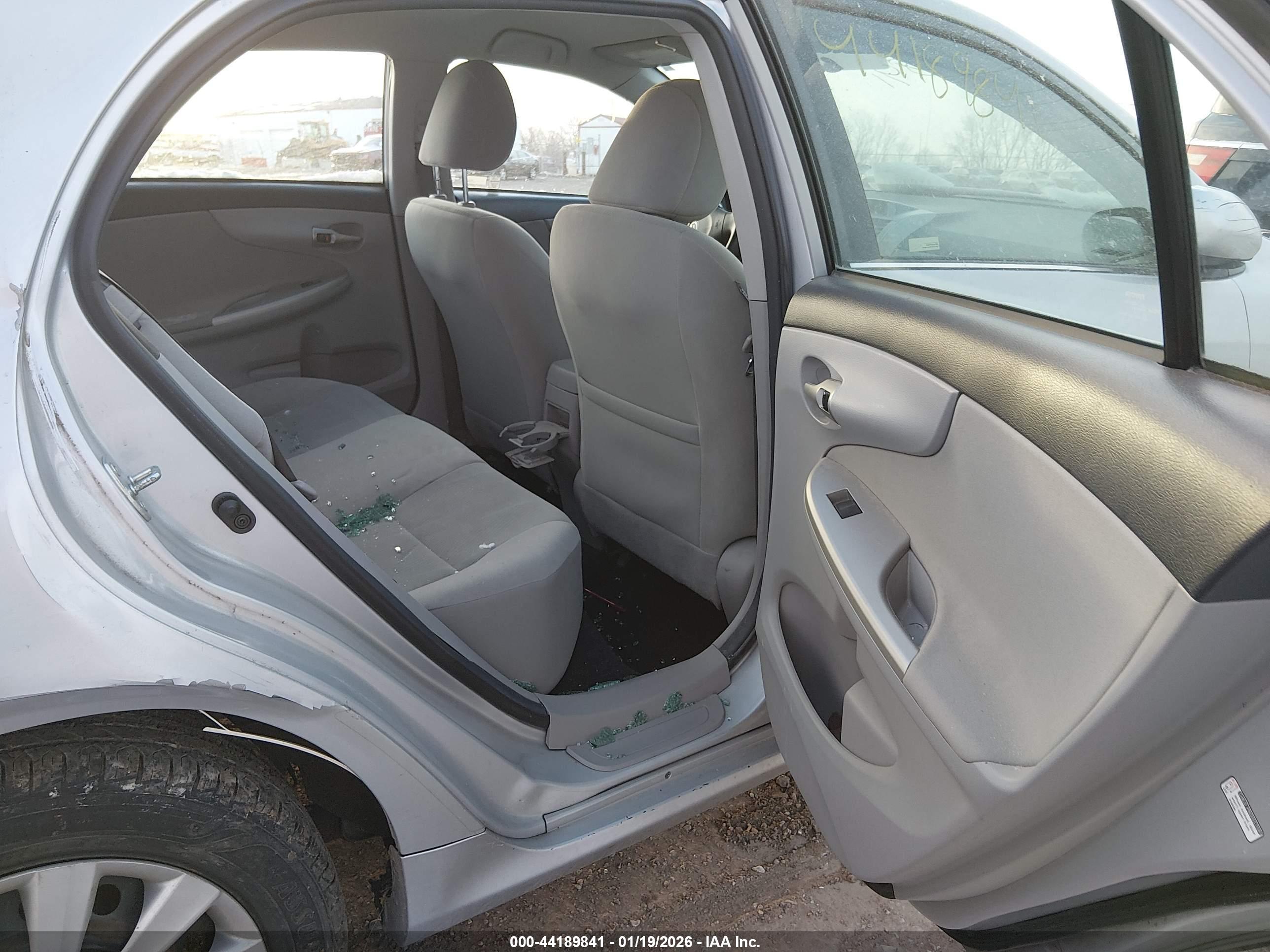 TOYOTA COROLLA image 8