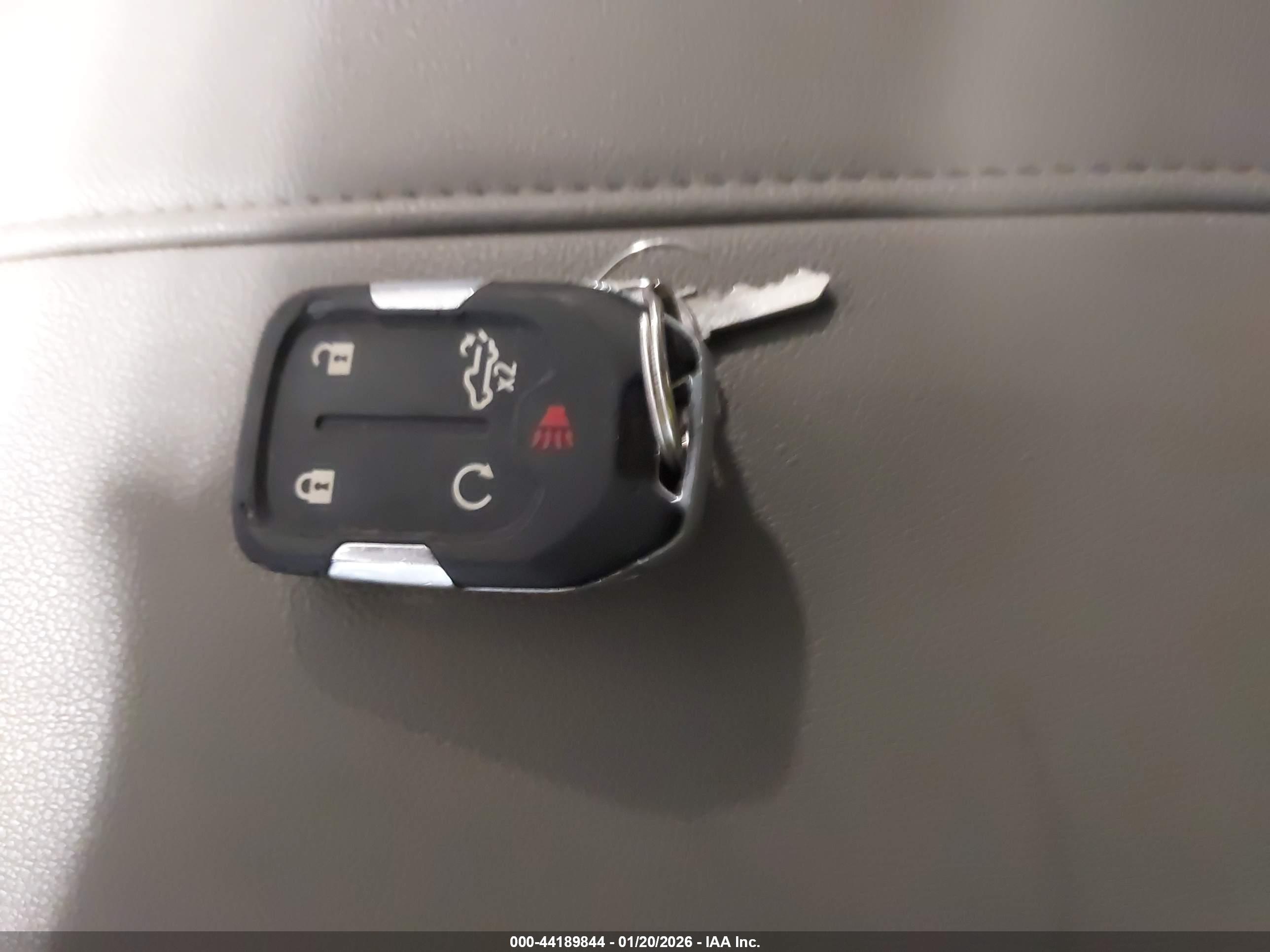 CHEVROLET SILVERADO image 11