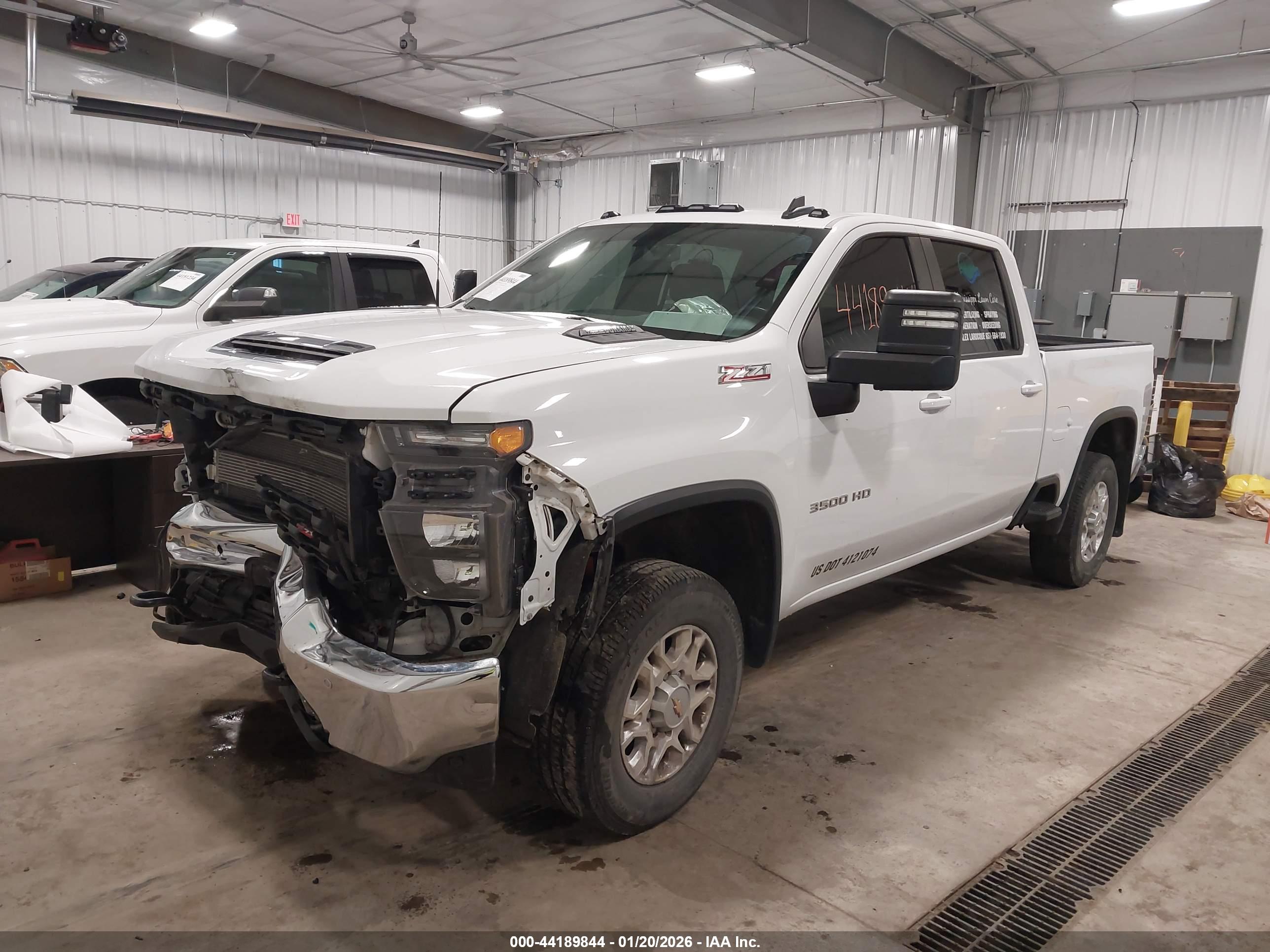 CHEVROLET SILVERADO image 2