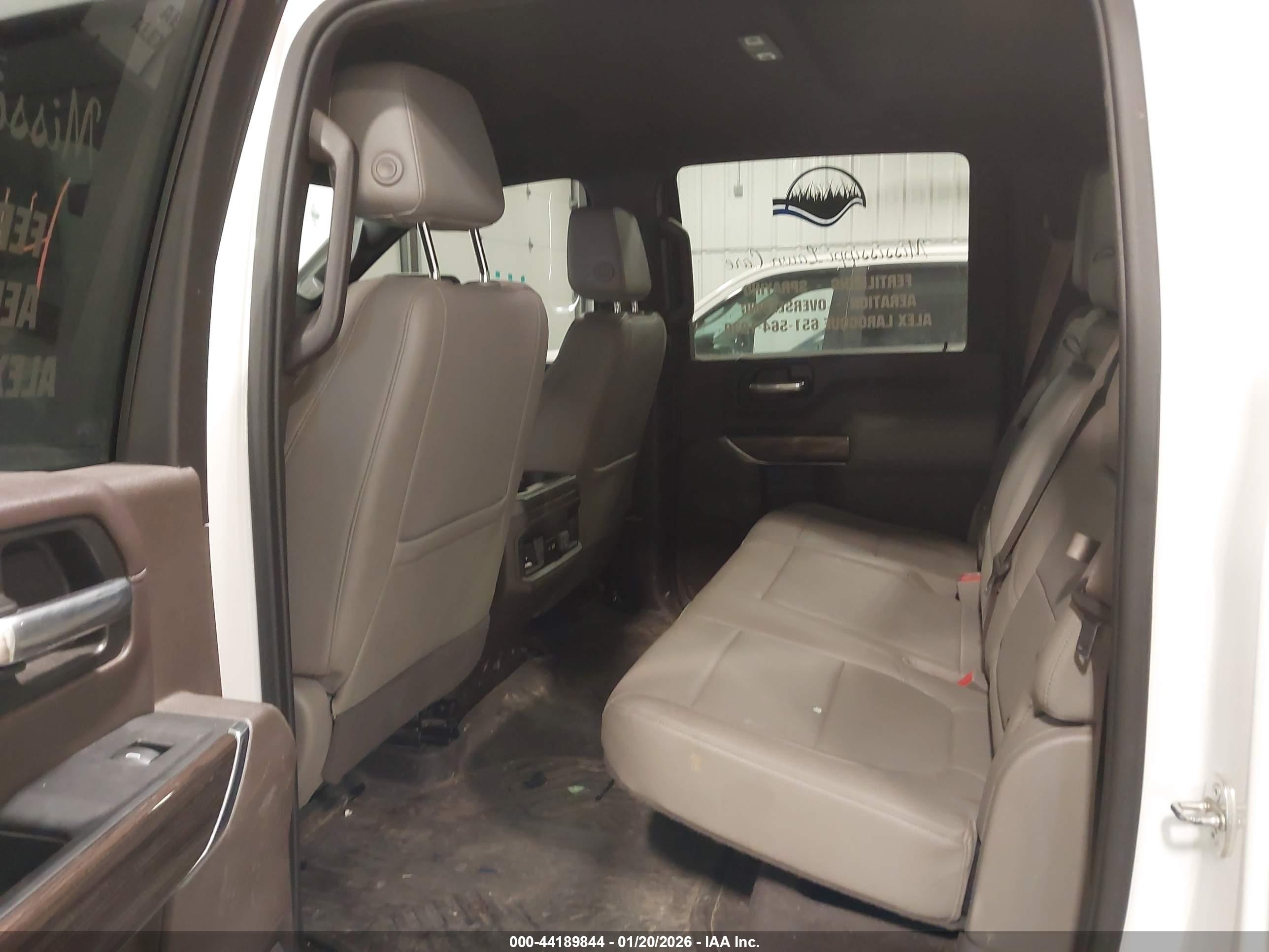 CHEVROLET SILVERADO image 8