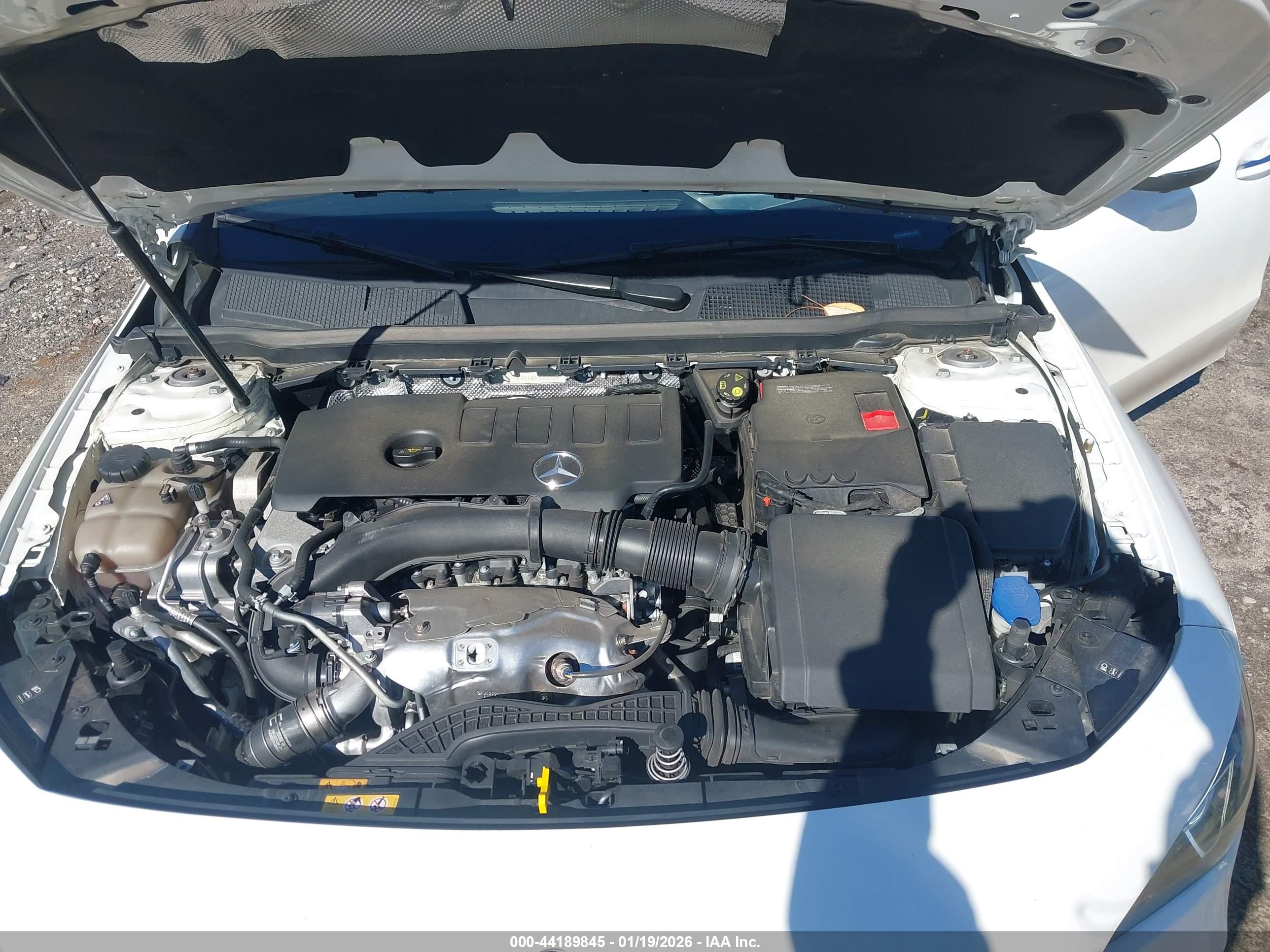 MERCEDES-BENZ CLA image 10