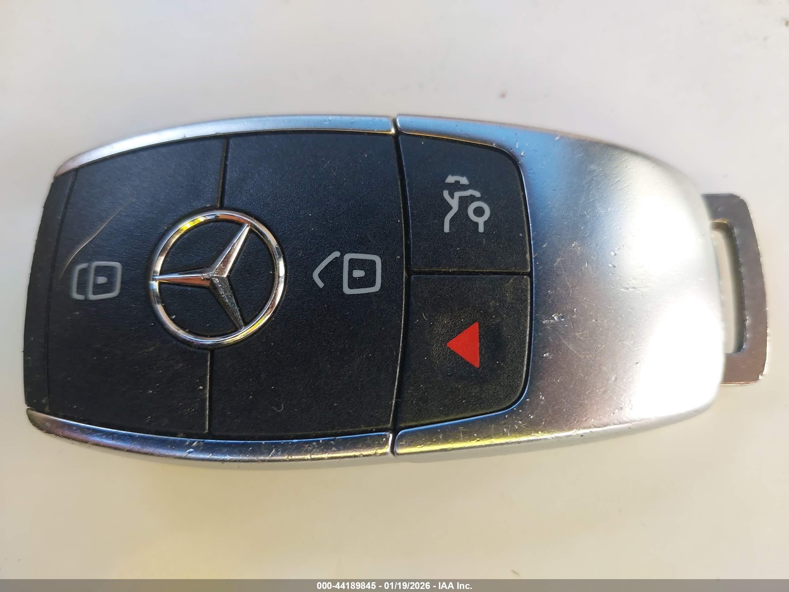 MERCEDES-BENZ CLA image 11