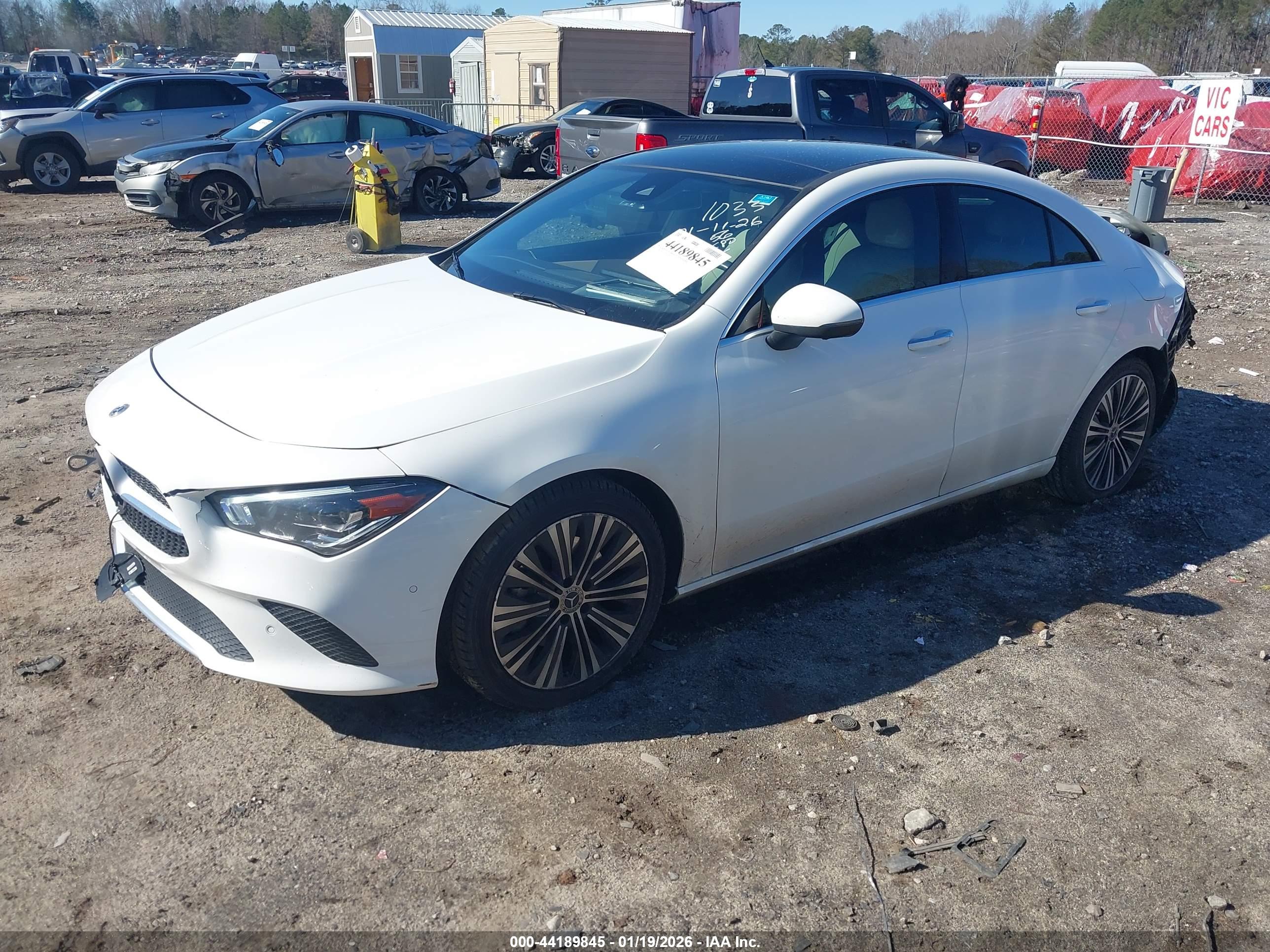 MERCEDES-BENZ CLA image 2