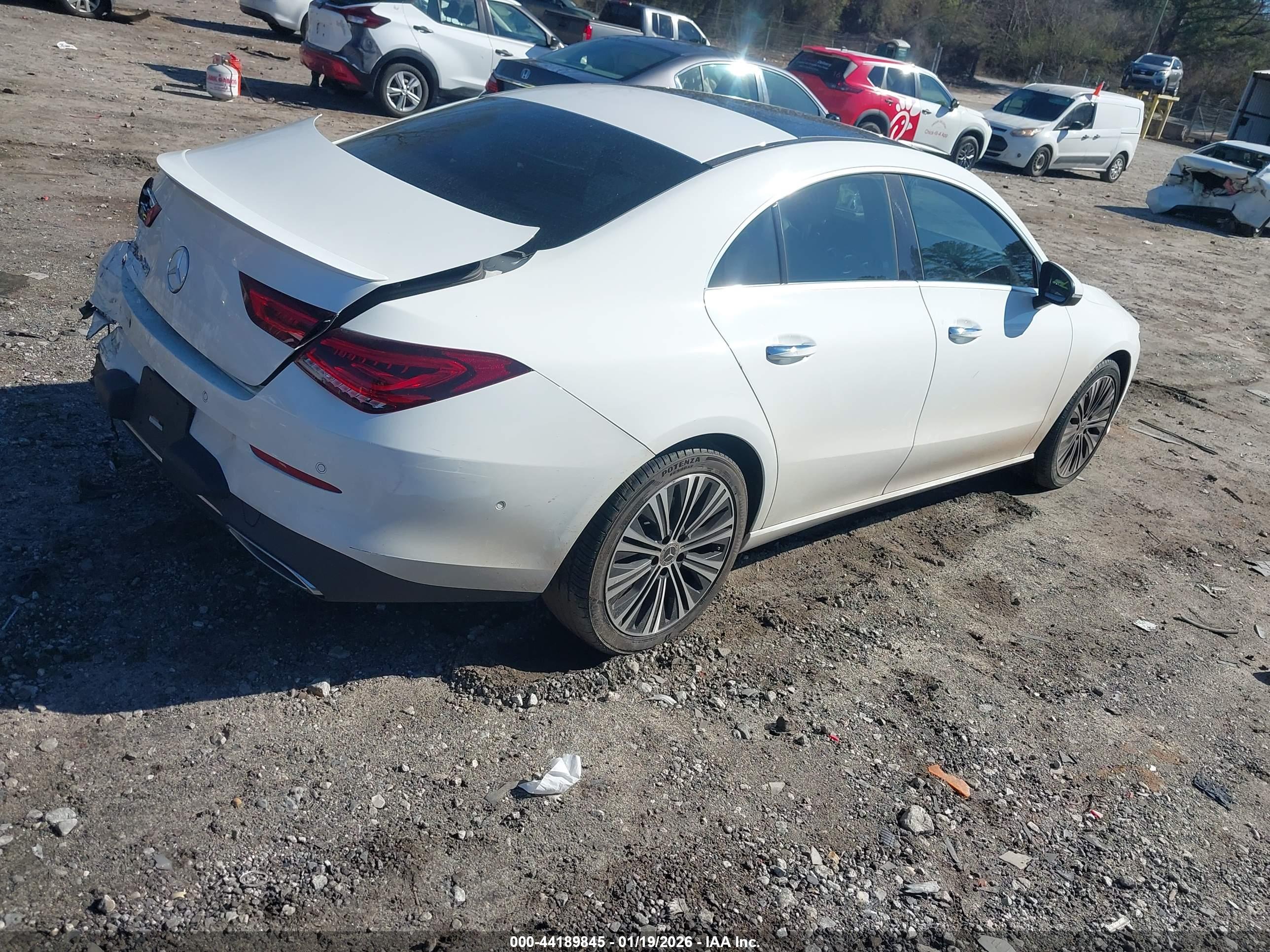 MERCEDES-BENZ CLA image 4