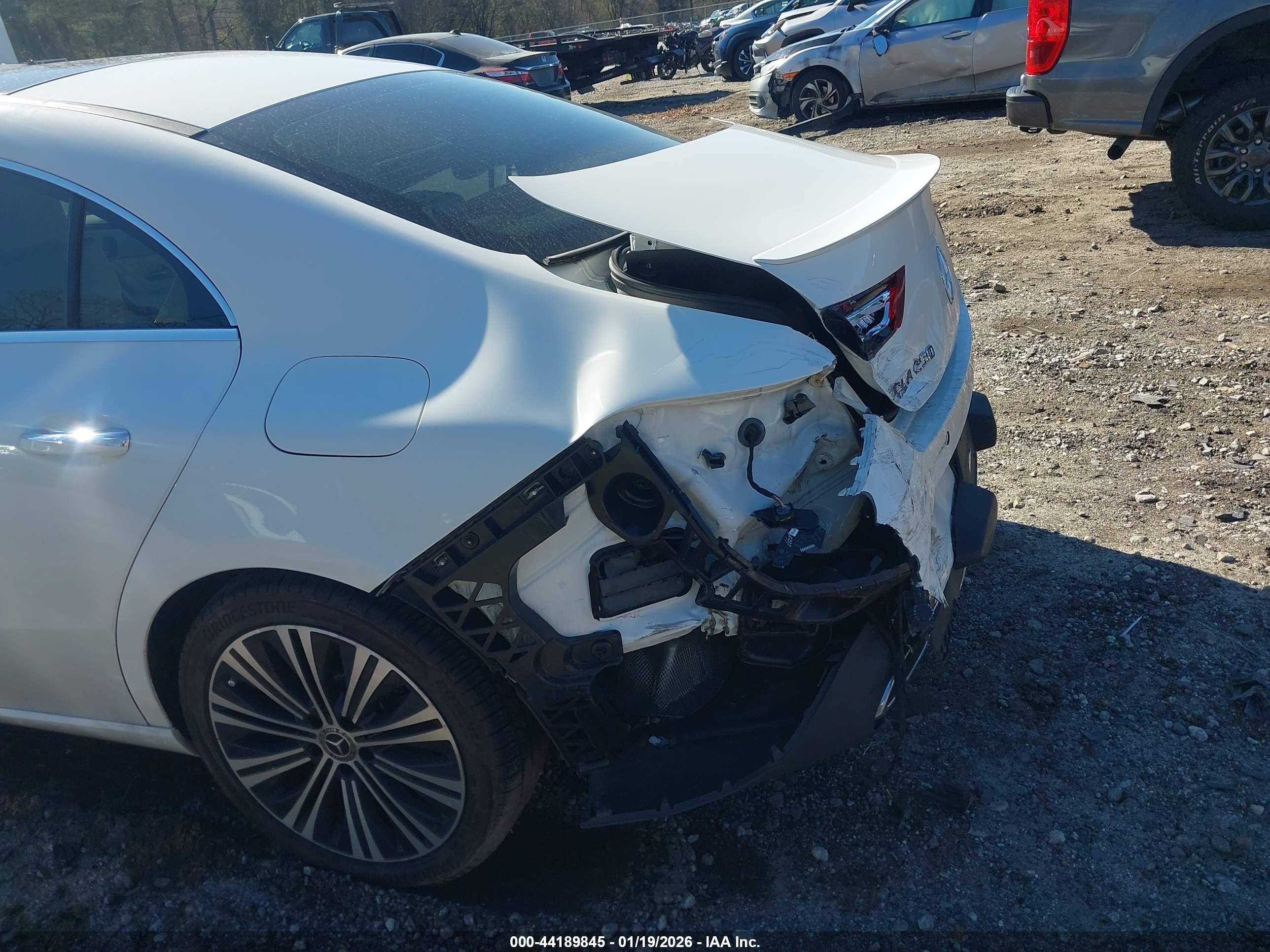 MERCEDES-BENZ CLA image 6
