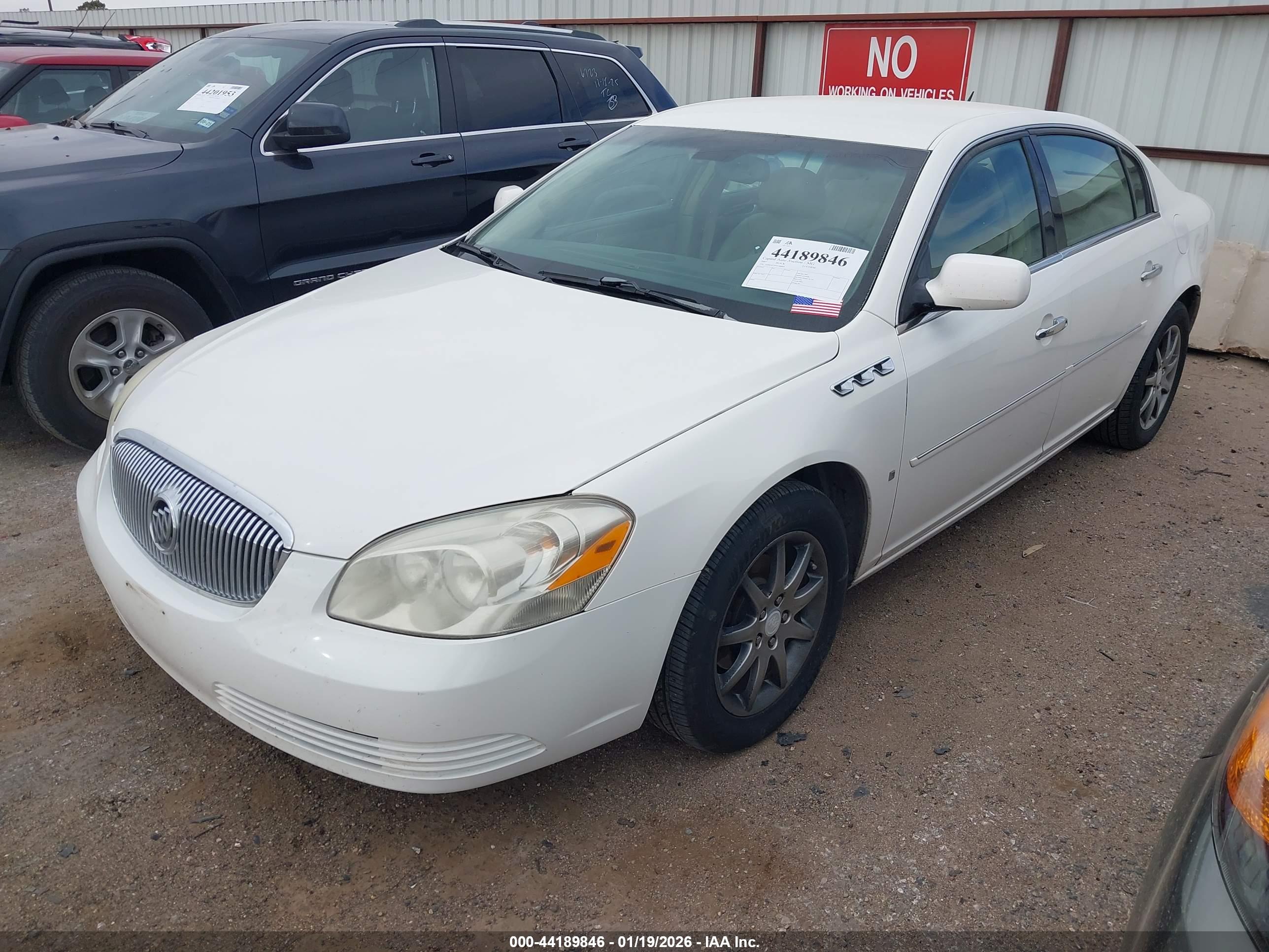 BUICK LUCERNE image 2