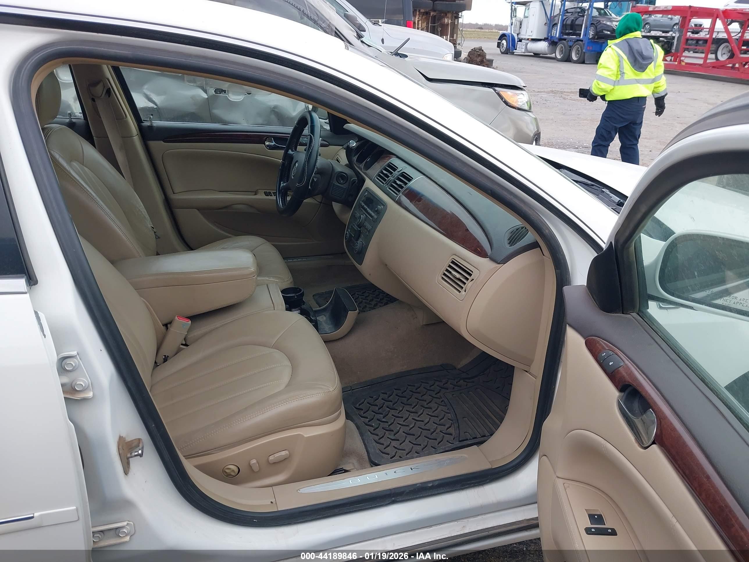 BUICK LUCERNE image 5