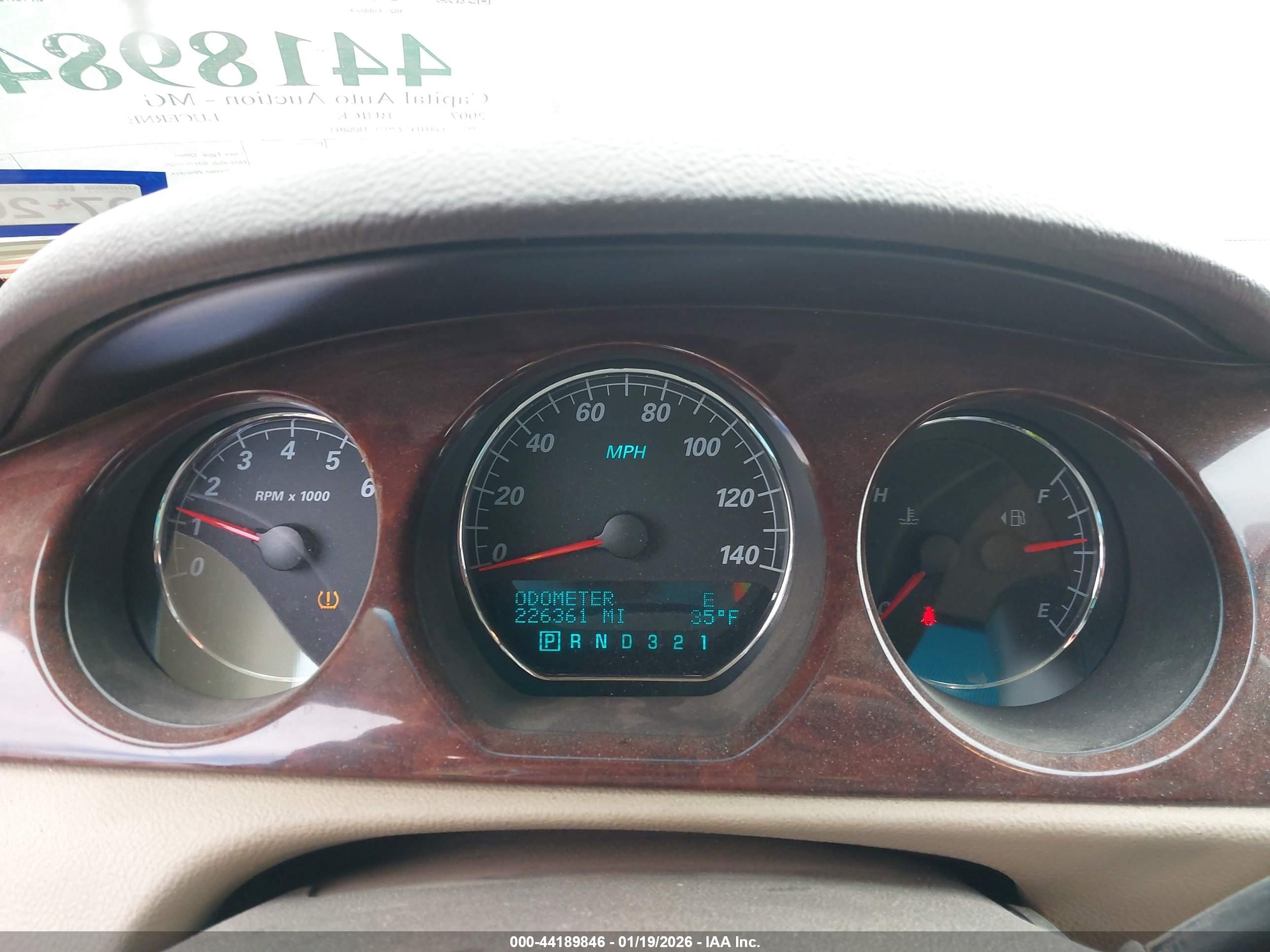 BUICK LUCERNE image 7