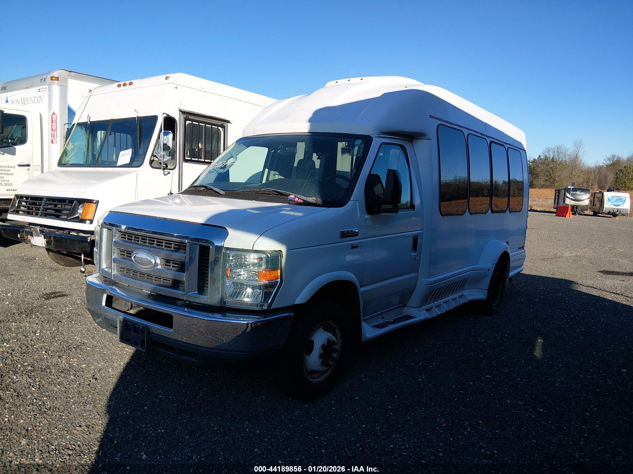 FORD E-350 image 2