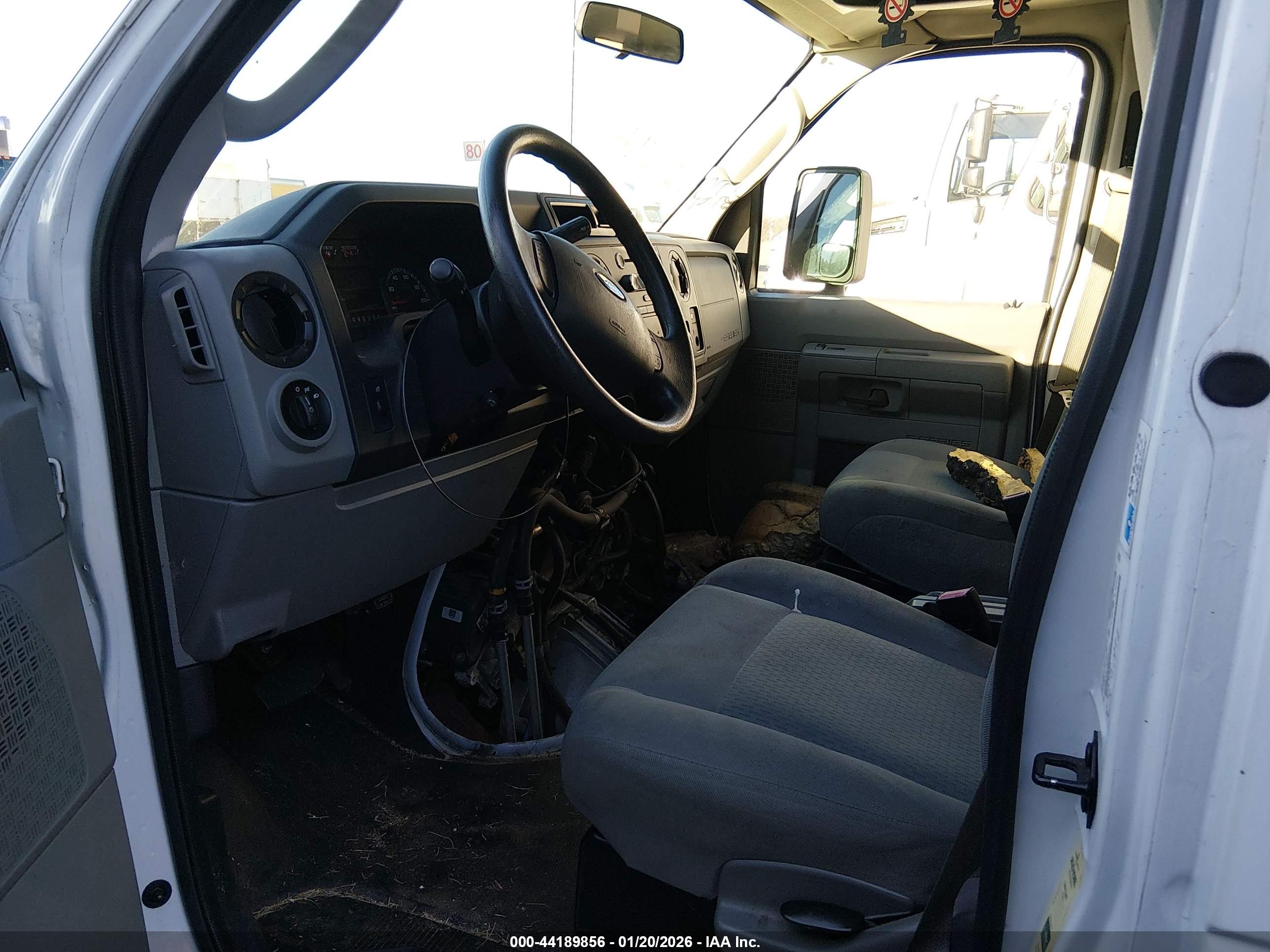 FORD E-350 image 7
