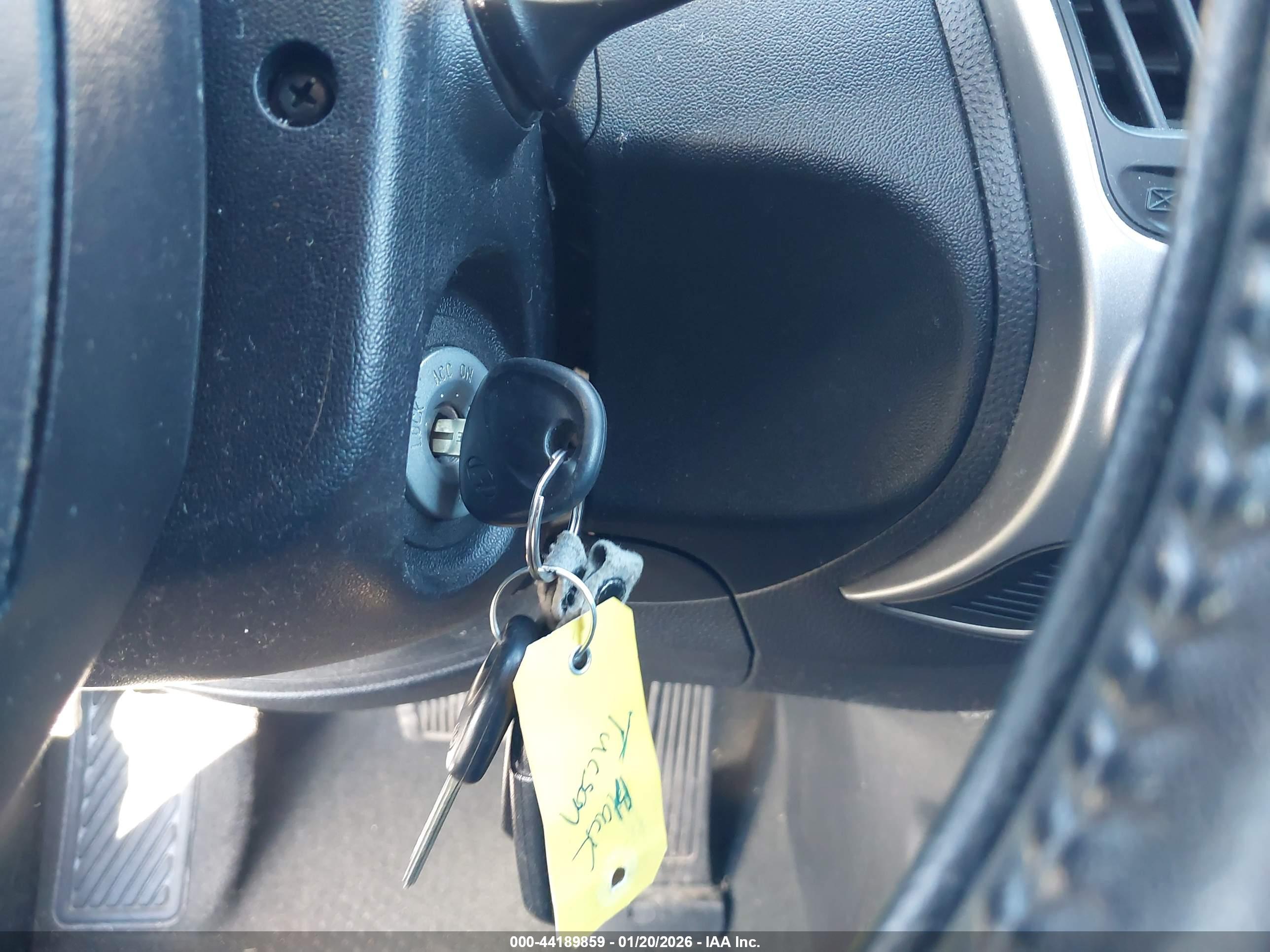 HYUNDAI TUCSON image 11