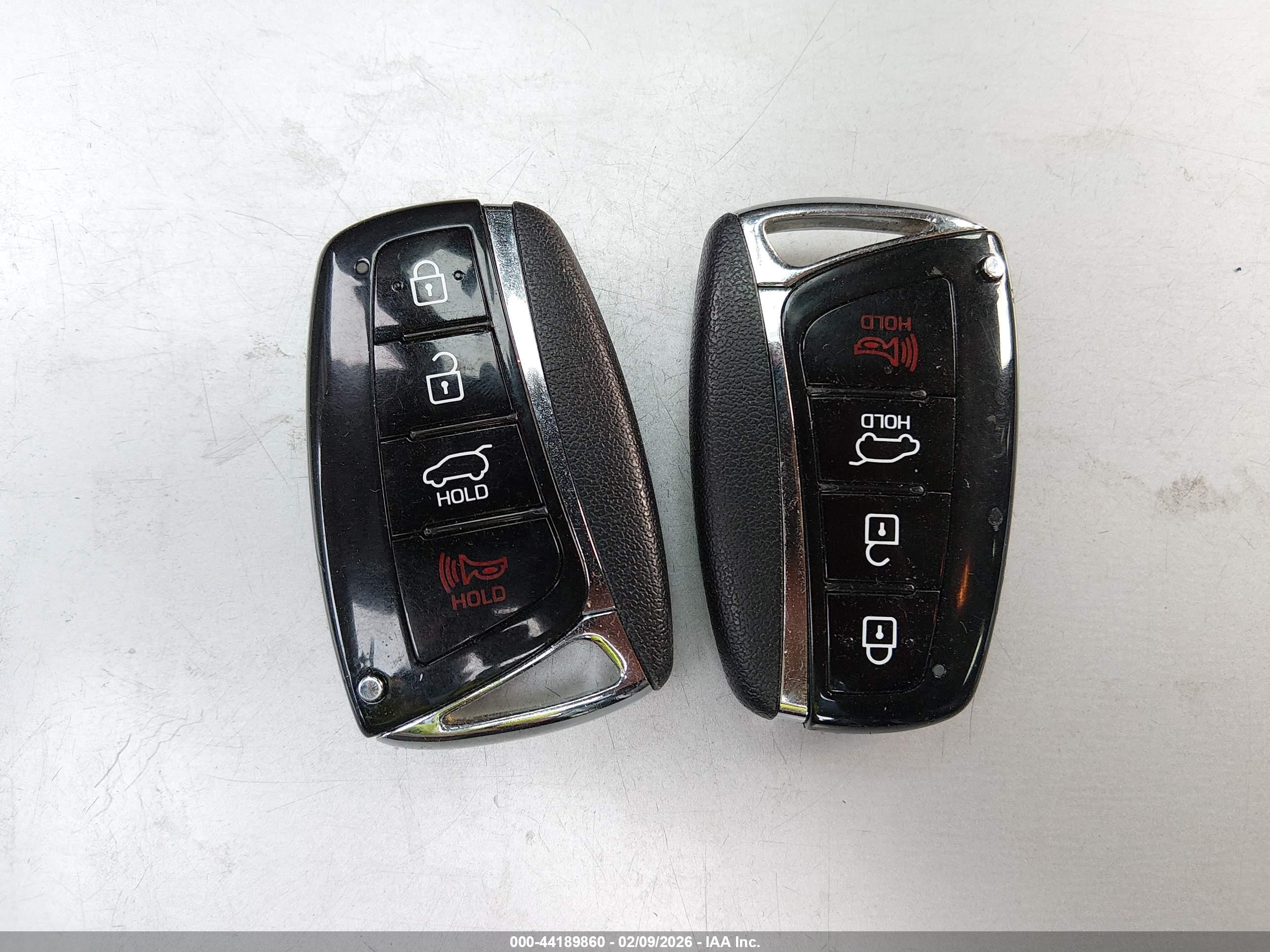 HYUNDAI SANTA image 11