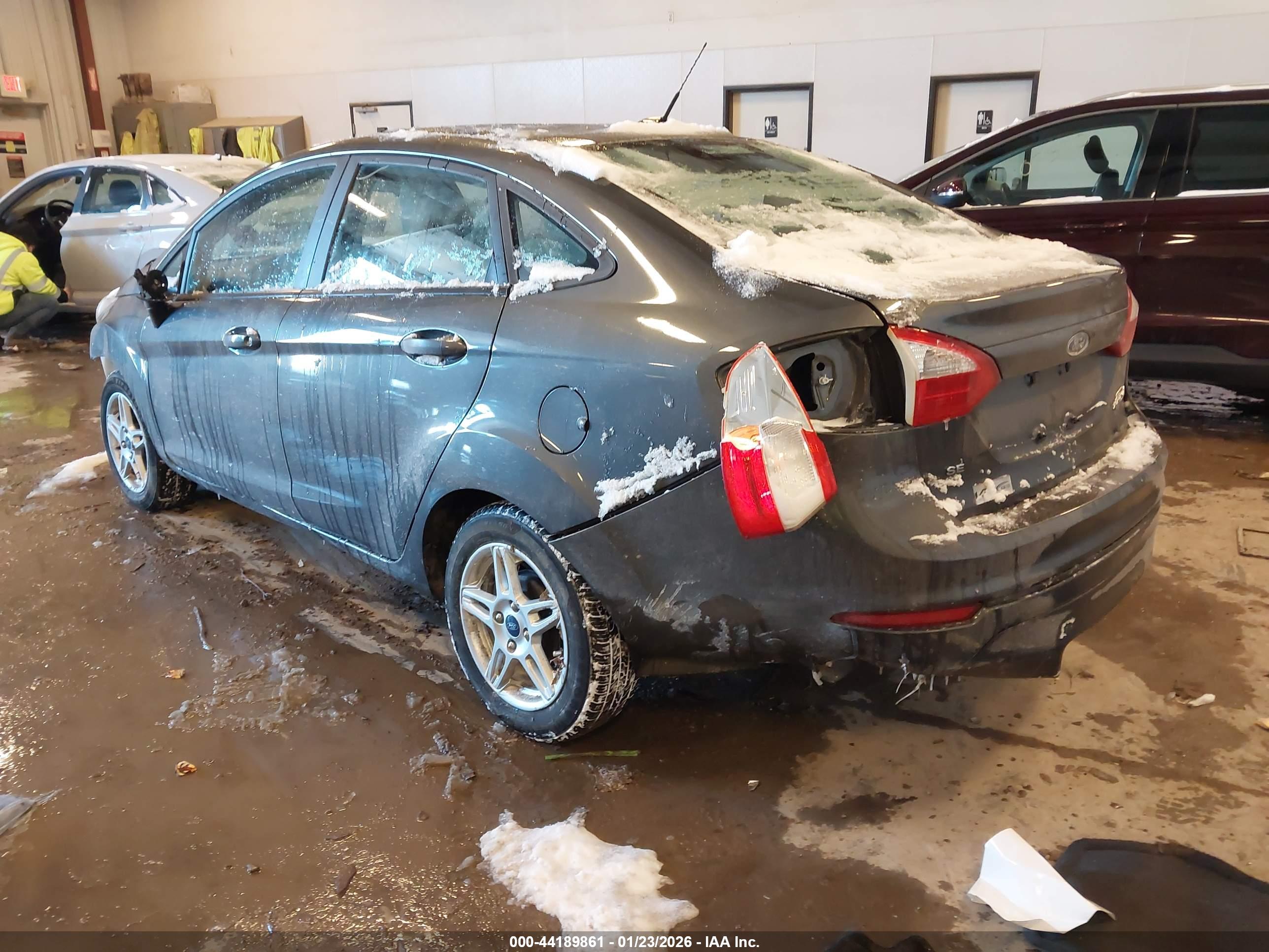 FORD FIESTA image 3