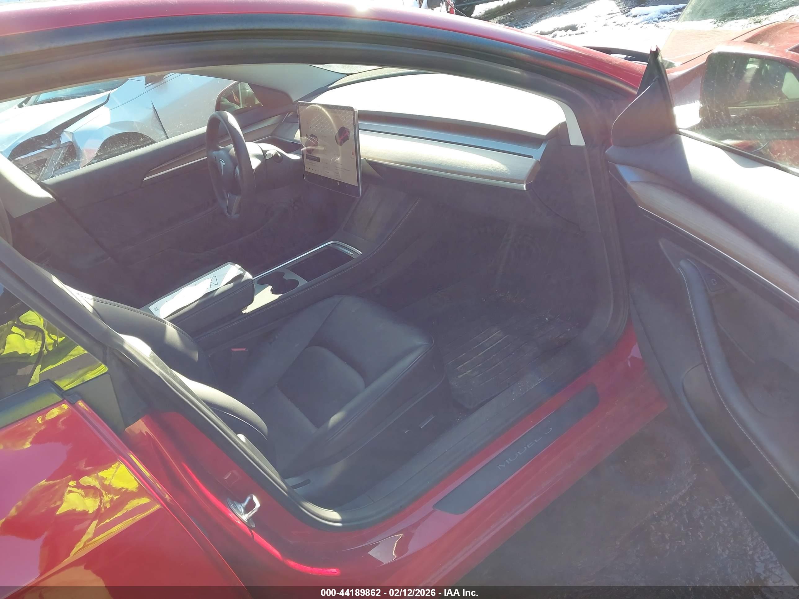 TESLA MODEL image 5