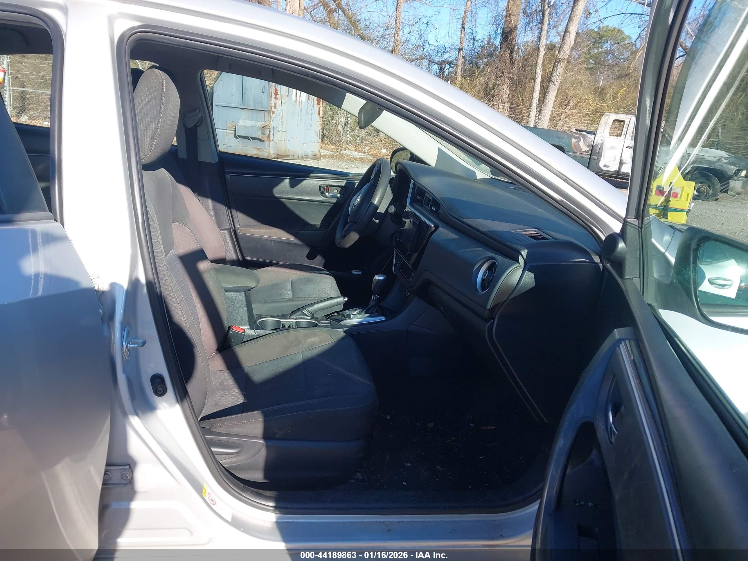 TOYOTA COROLLA image 5