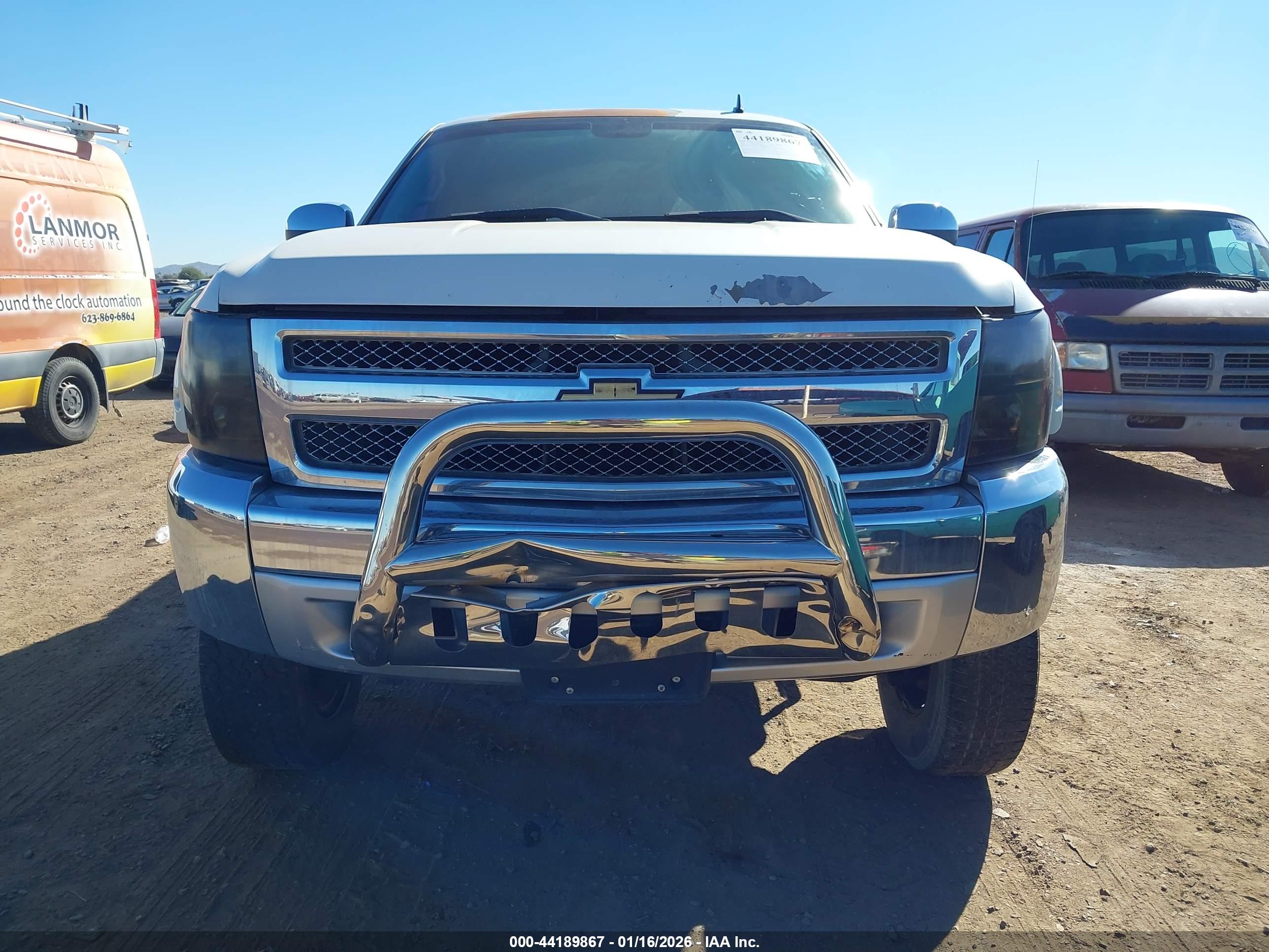 CHEVROLET SILVERADO image 6