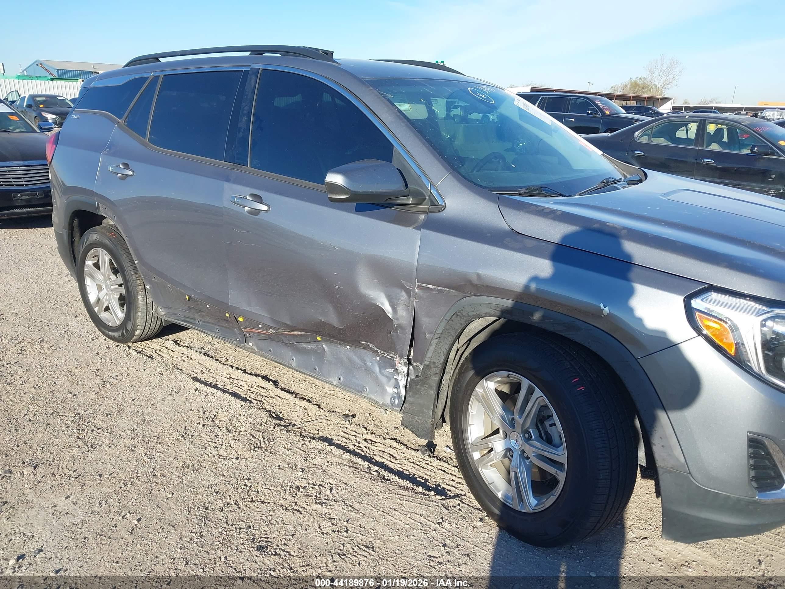 GMC TERRAIN image 6