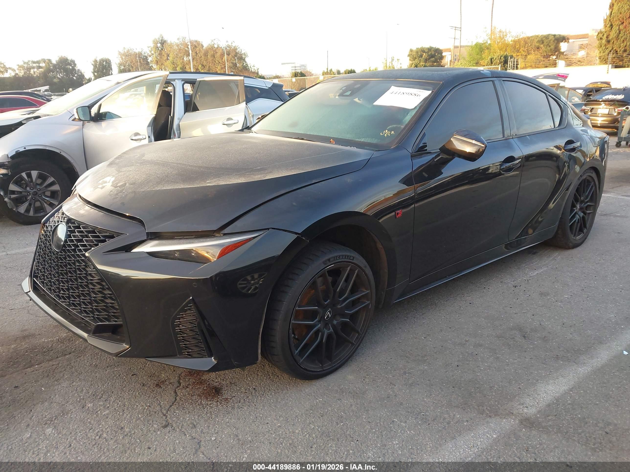 LEXUS IS image 2