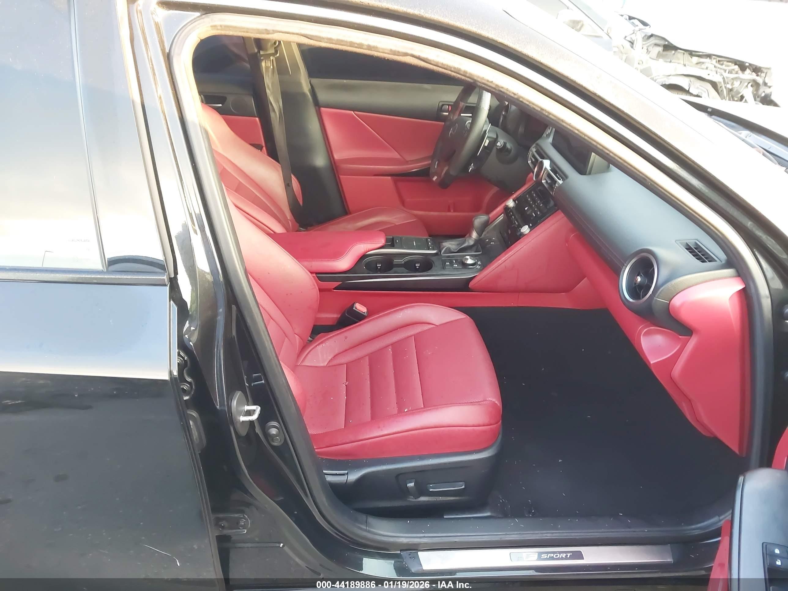 LEXUS IS image 5