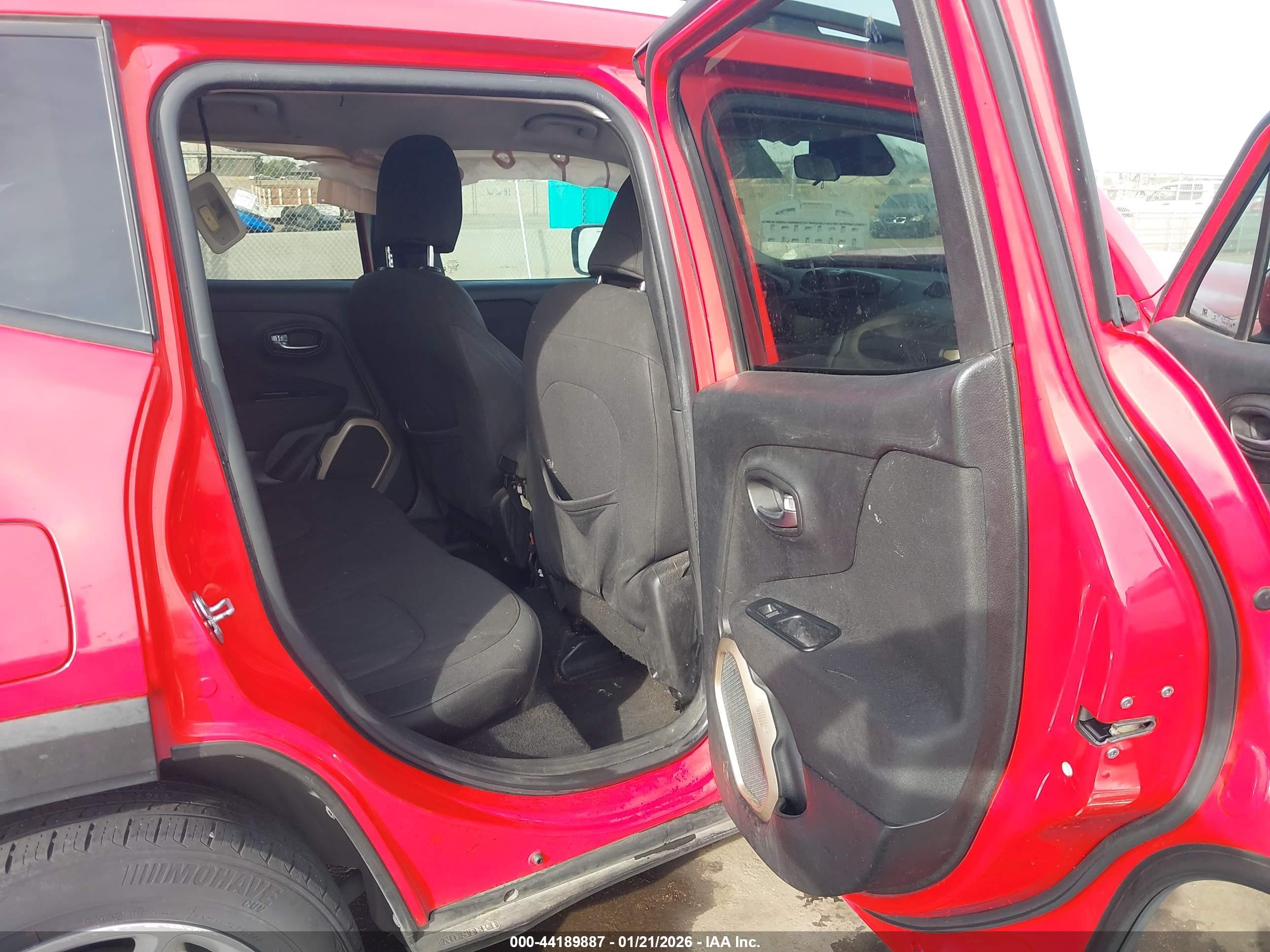 JEEP RENEGADE image 8