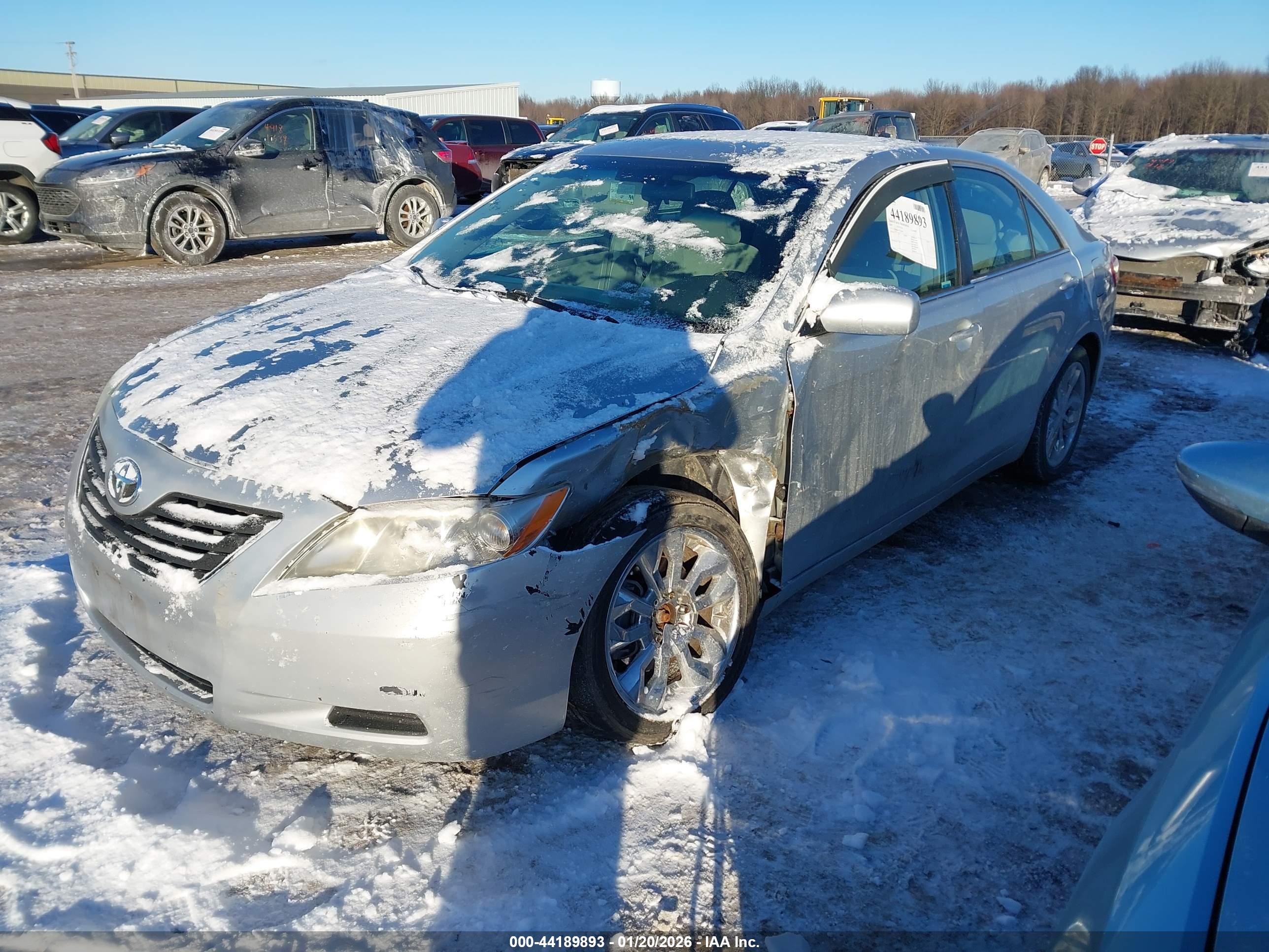 TOYOTA CAMRY image 2