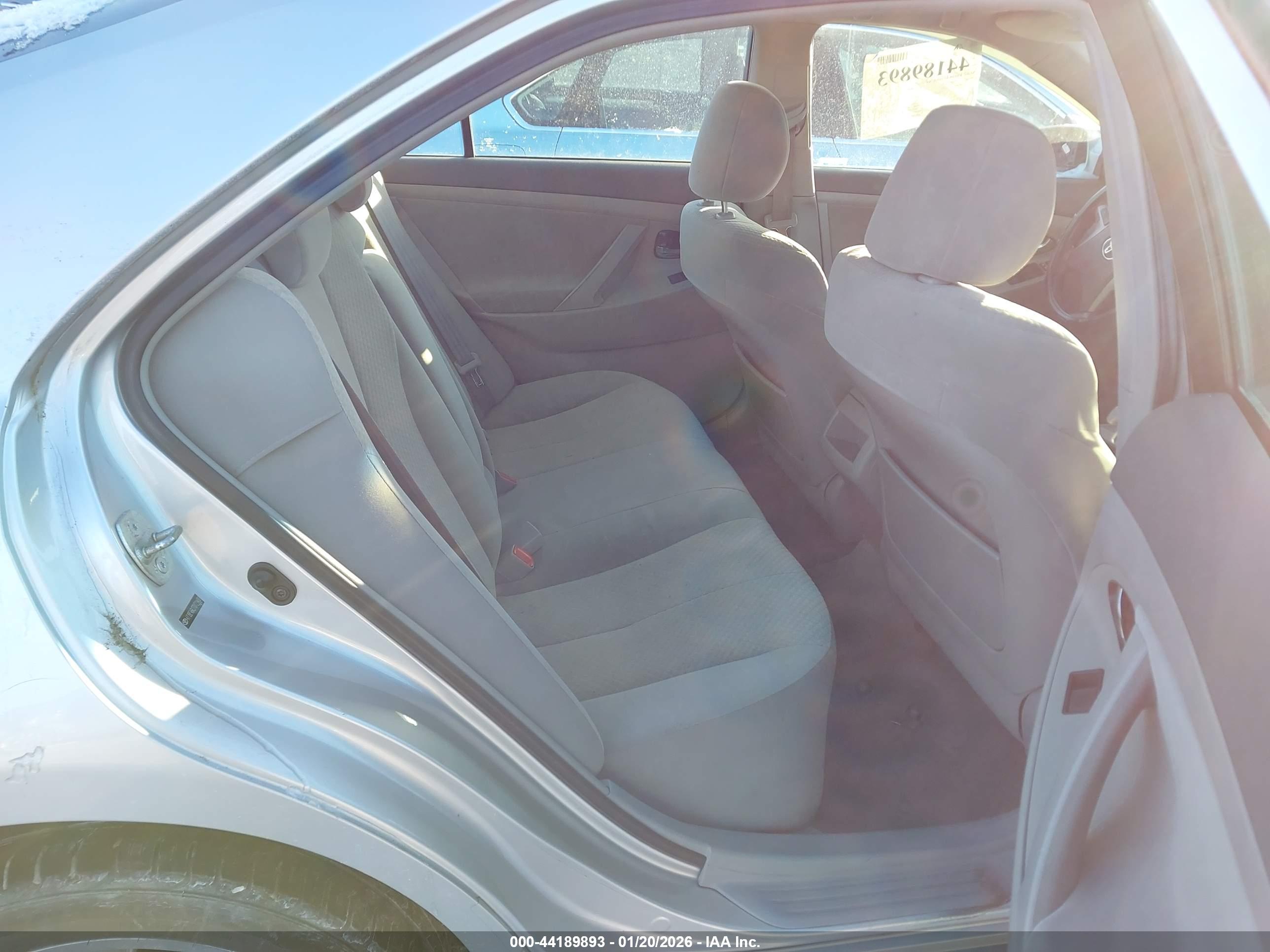 TOYOTA CAMRY image 8