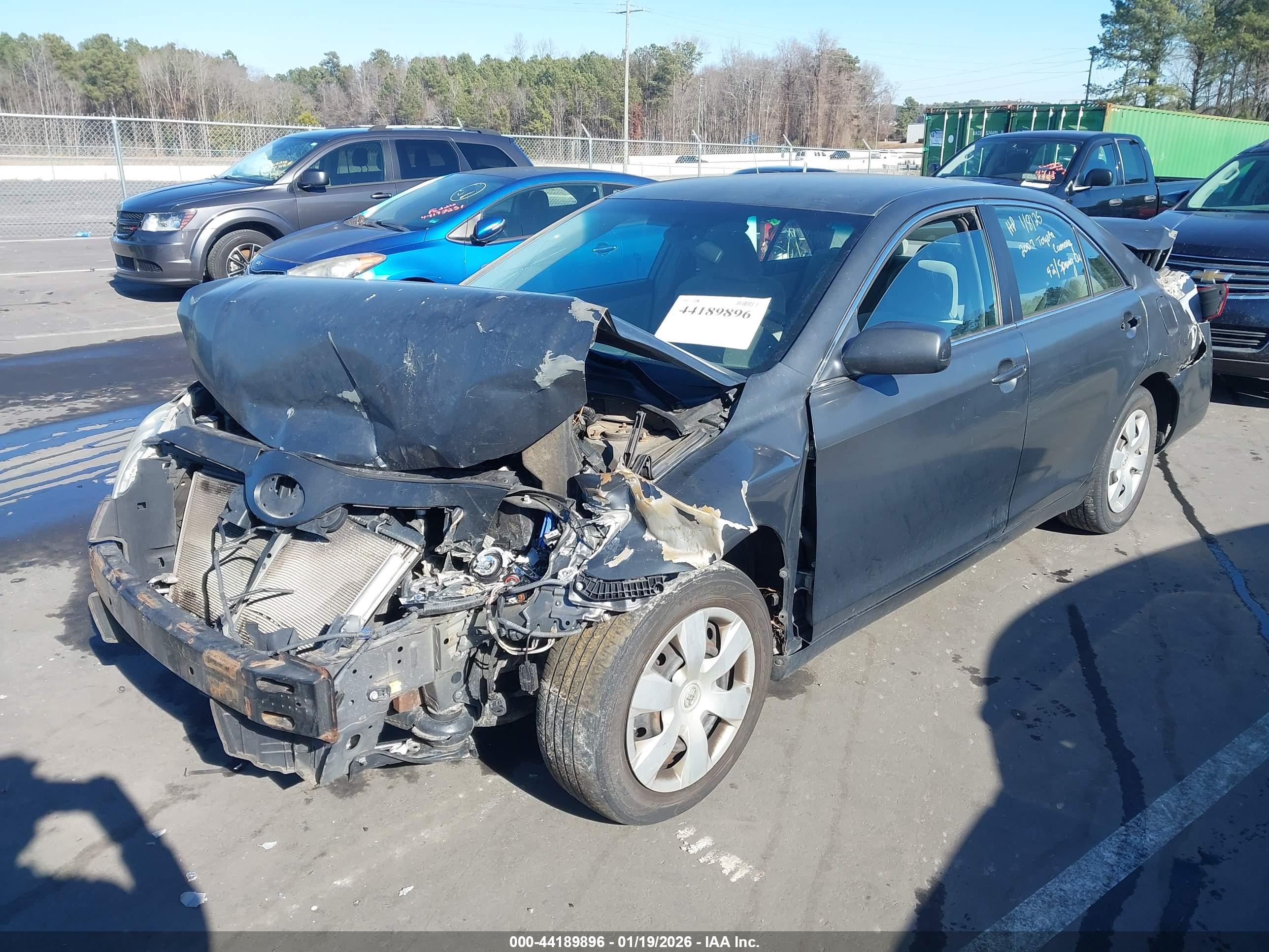 TOYOTA CAMRY image 2