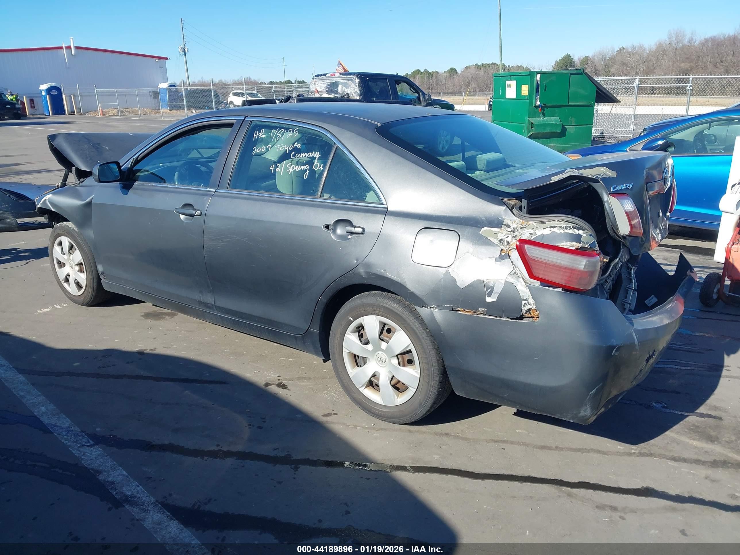 TOYOTA CAMRY image 3