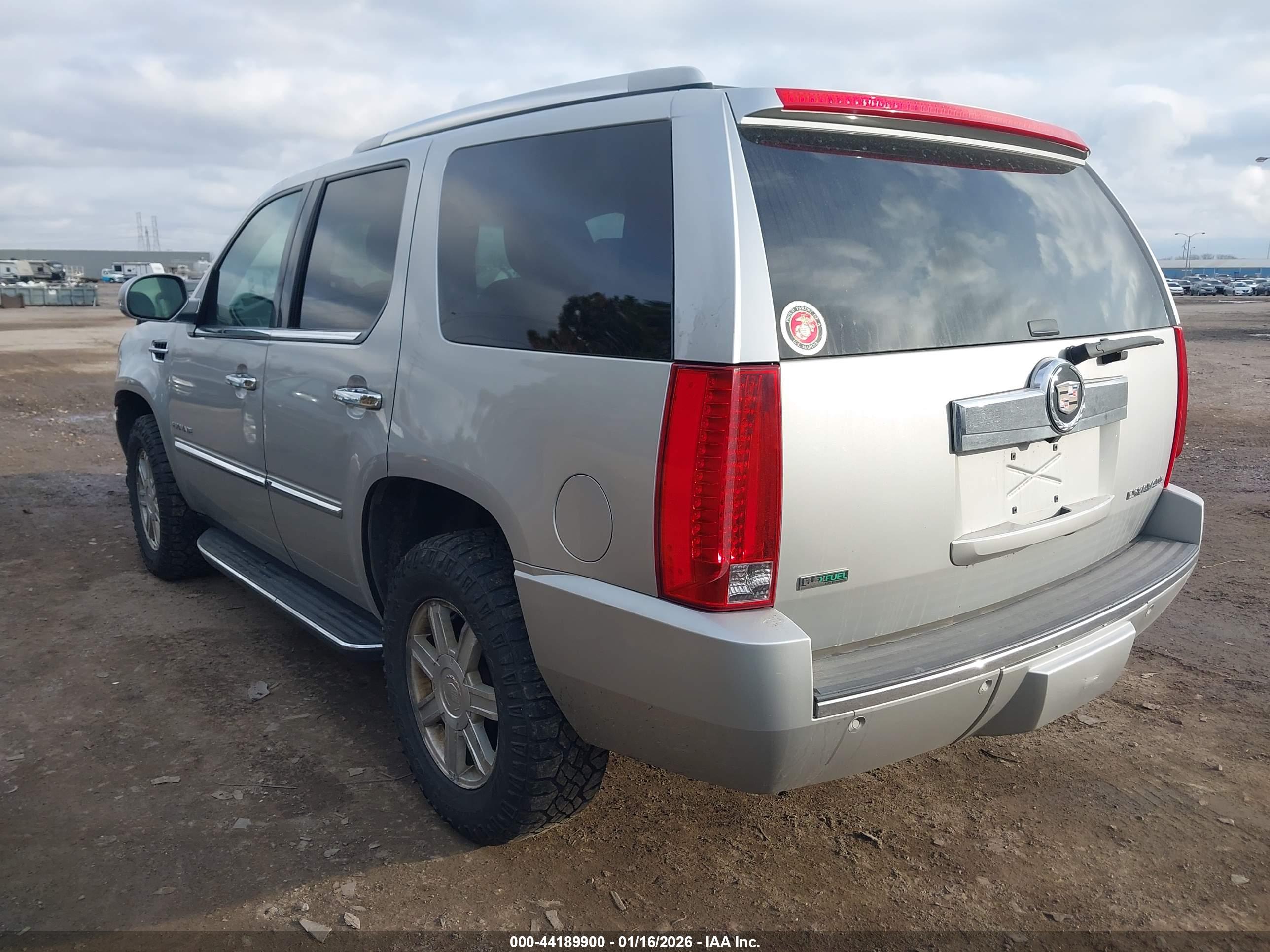 CADILLAC ESCALADE image 3