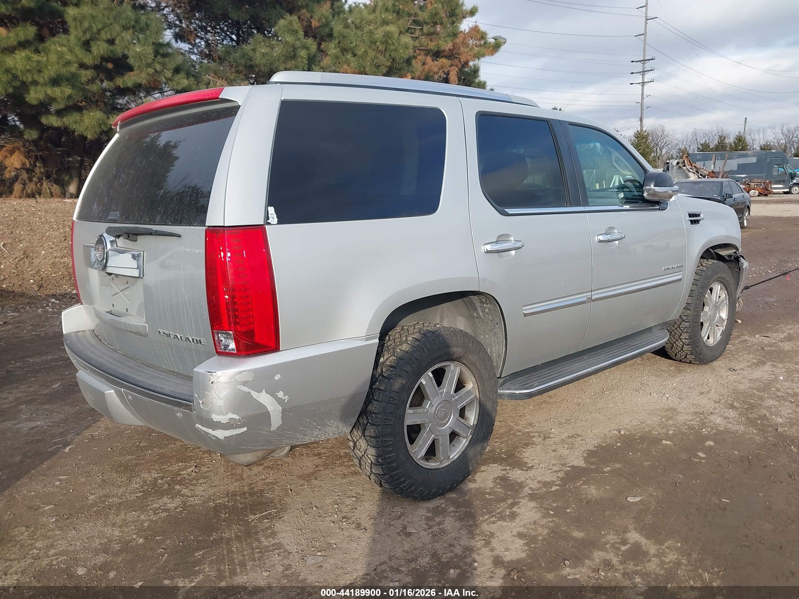 CADILLAC ESCALADE image 4